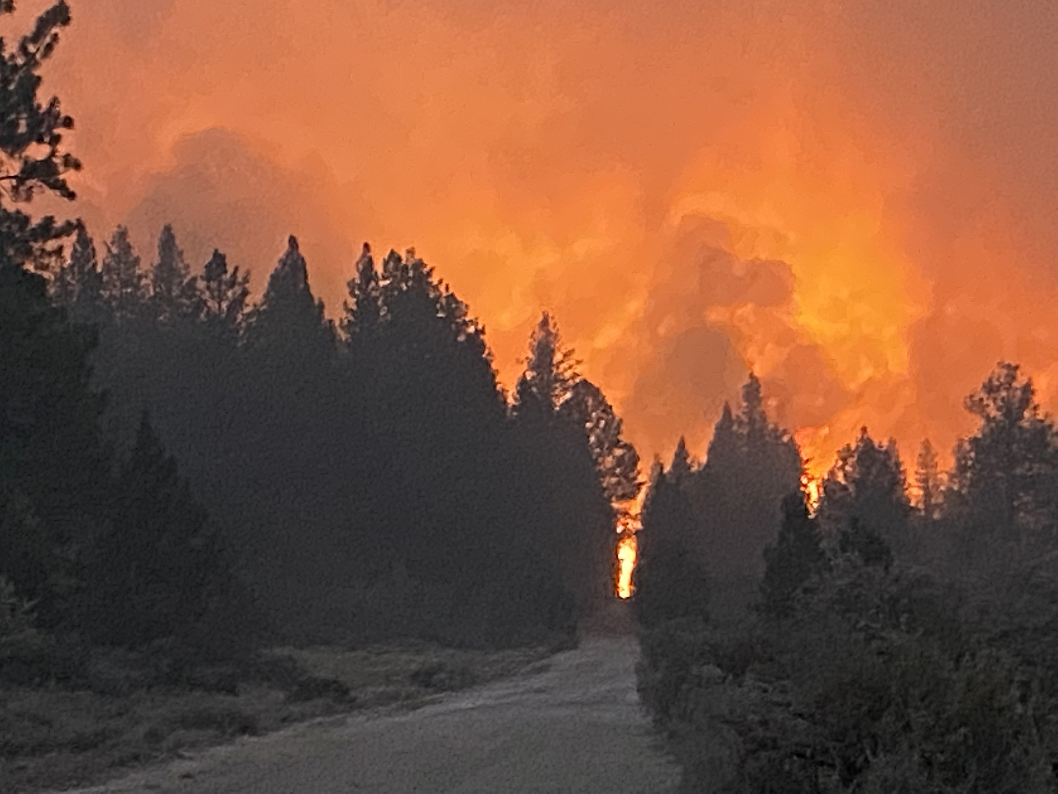 Oregon wildfire displaces 2,000 residents as blazes flare across U.S