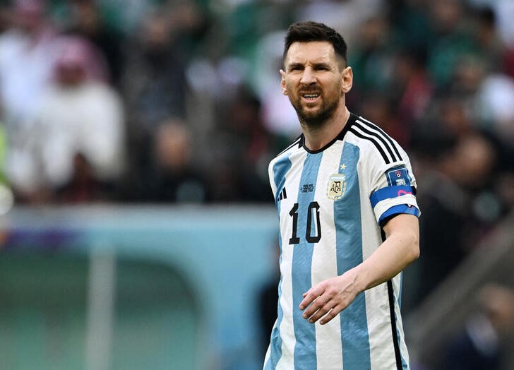 サッカー＝初戦黒星のアルゼンチン代表メッシ「絶対勝つ必要」 | ロイター
