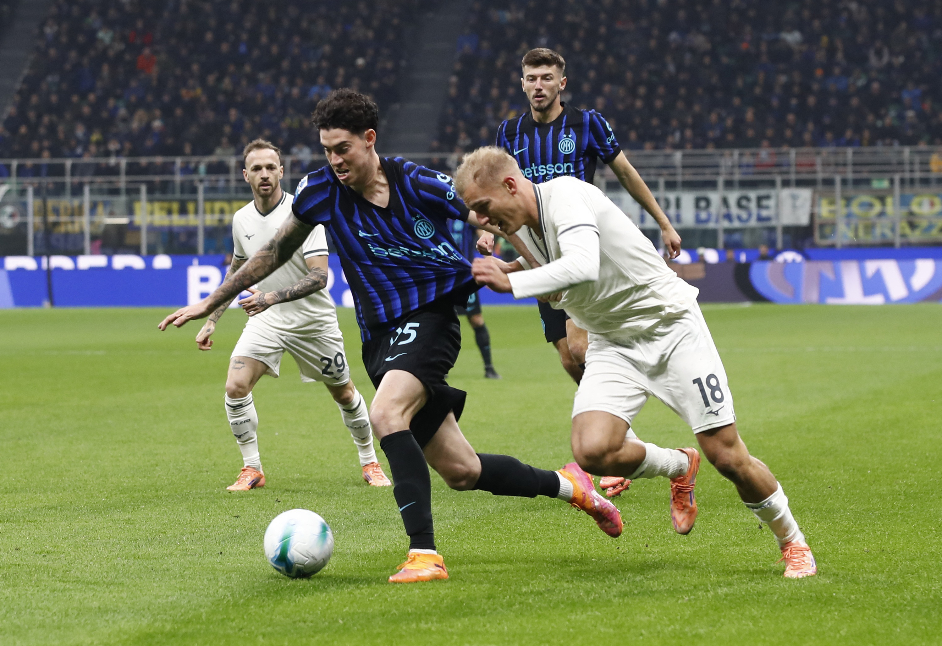 Inter rise to Serie A summit after confident win over Lazio | Reuters