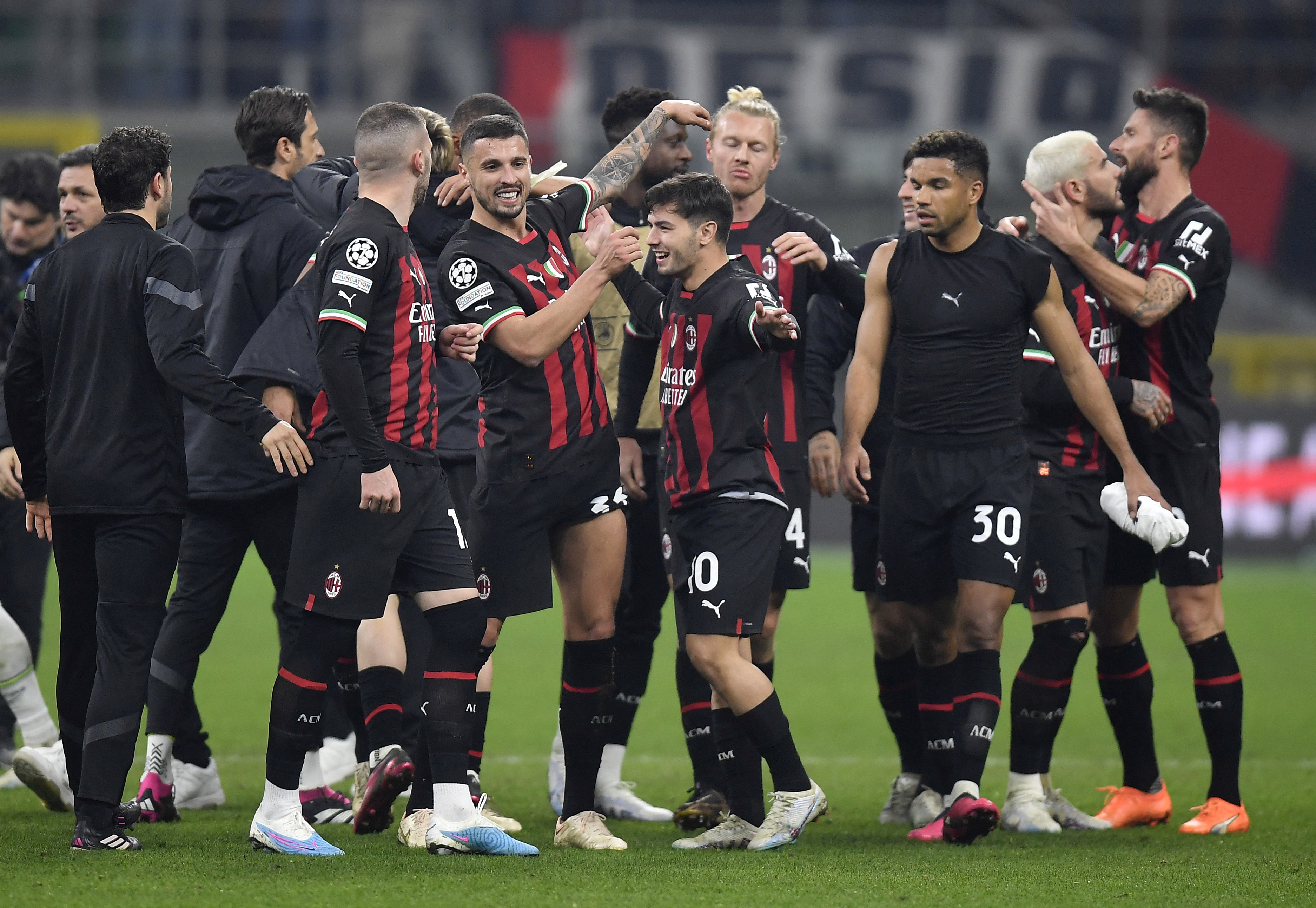 bid sekundær Mose Milan's top-four ambitions face Atalanta test | Reuters