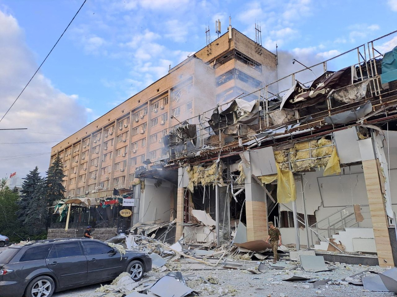 Russian missile hits restaurant in Ukraine's Kramatorsk killing at