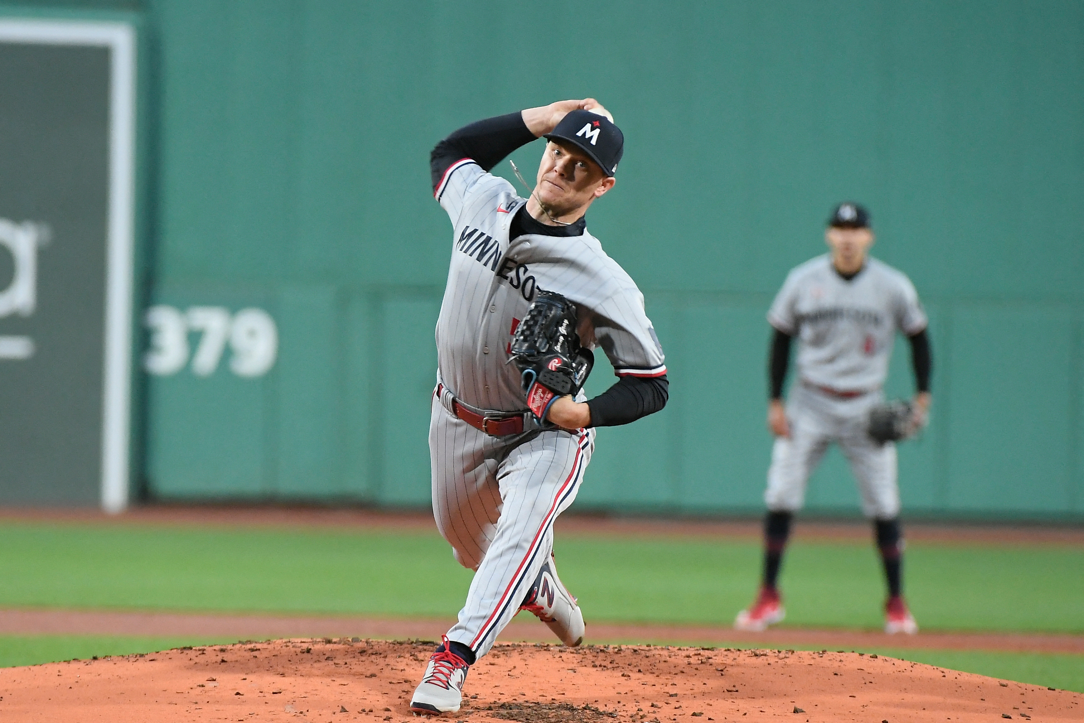 Red Sox score three in 10th inning to overtake Twins