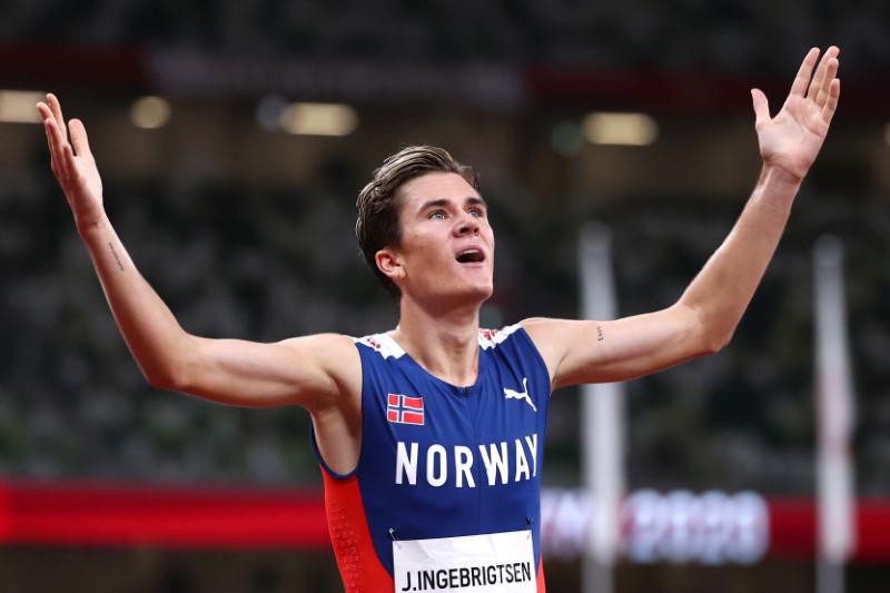 Athletics Norway S Ingebrigtsen Upsets Cheruiyot To Win 1 500 Metres Gold Reuters [ 533 x 800 Pixel ]