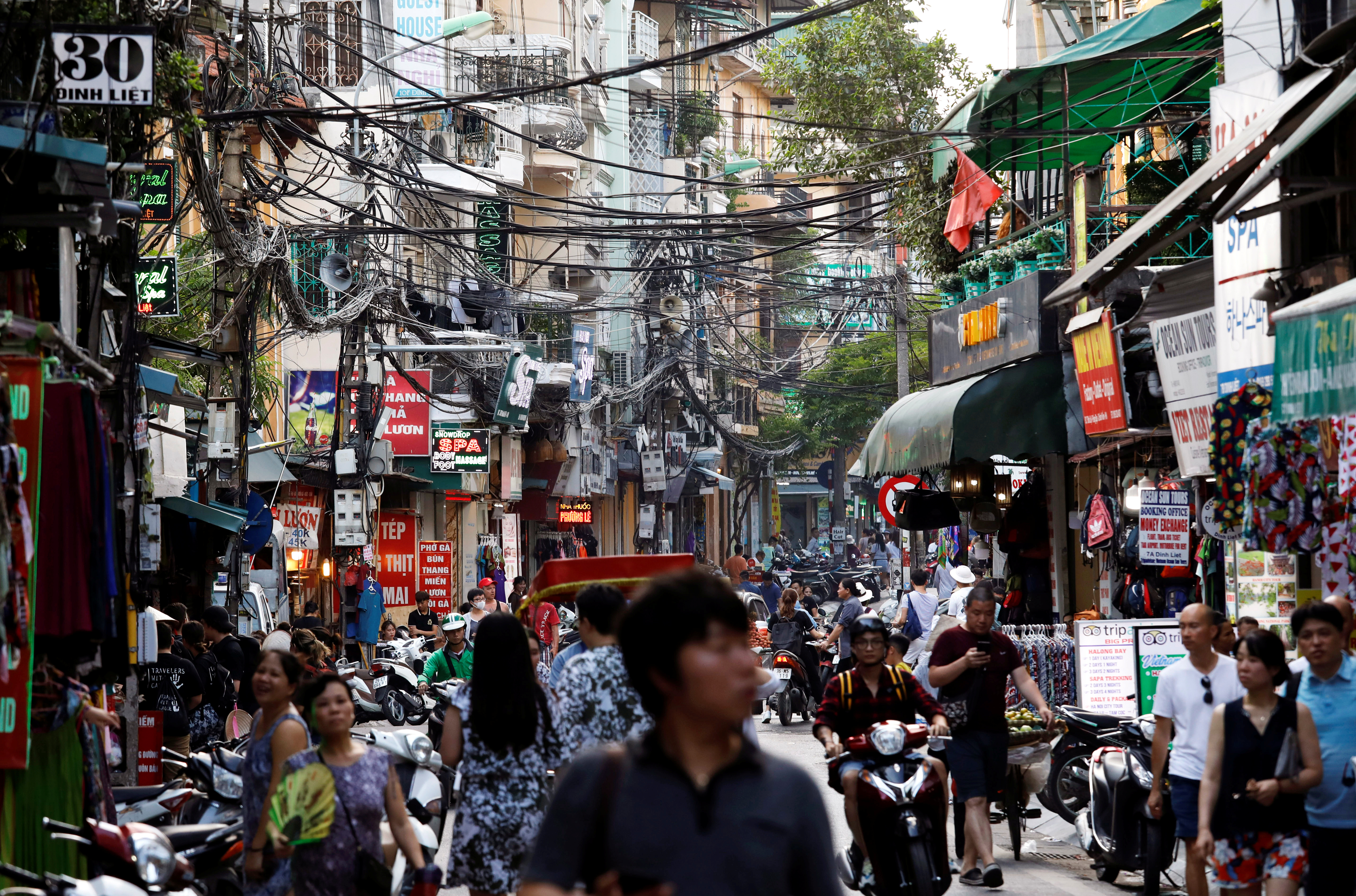 Vietnamese Street Porn - Foreign executives cautious over Vietnam investment -EU business body |  Reuters