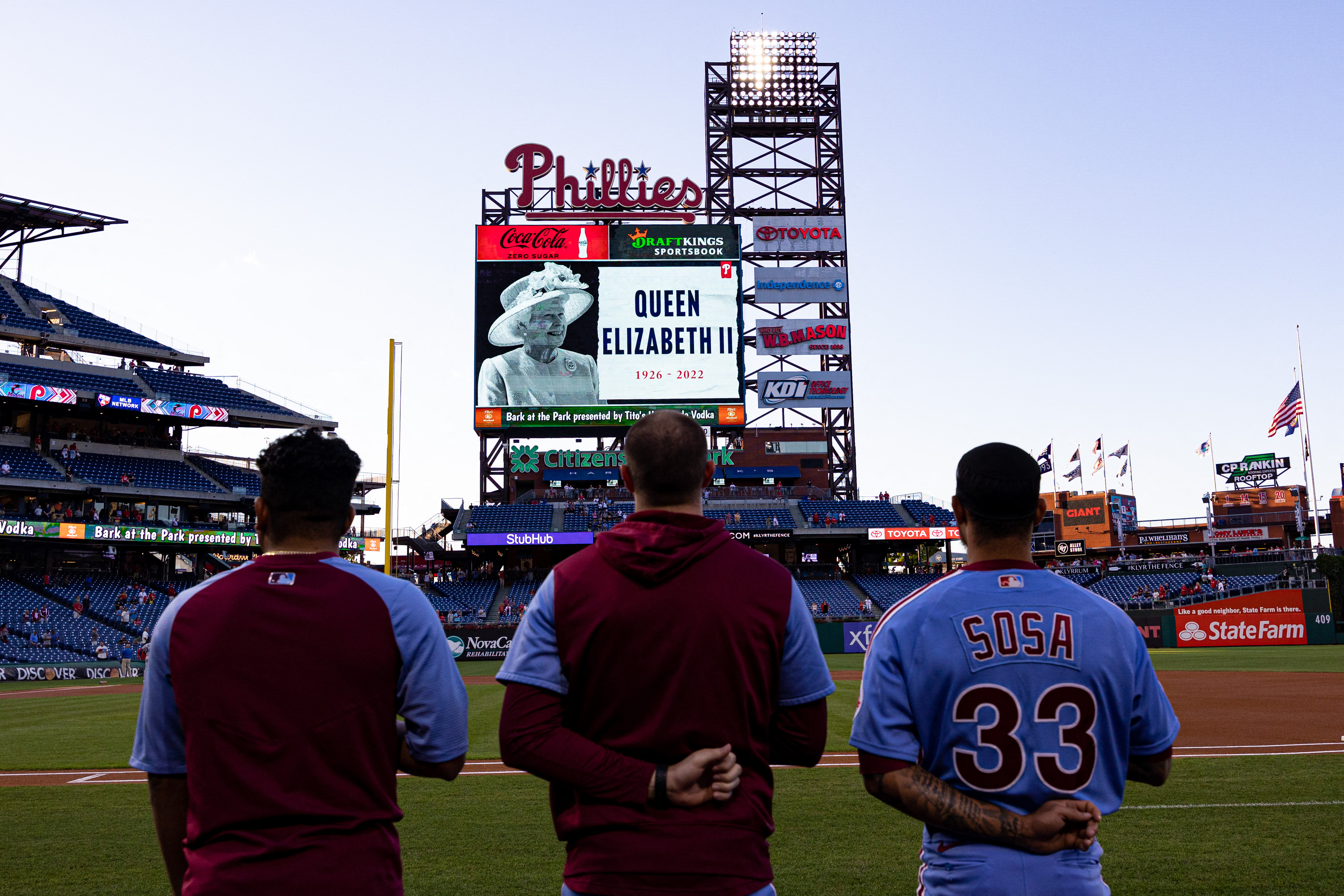 Phillies light up Citizens Bank Park, hold moment of silence for