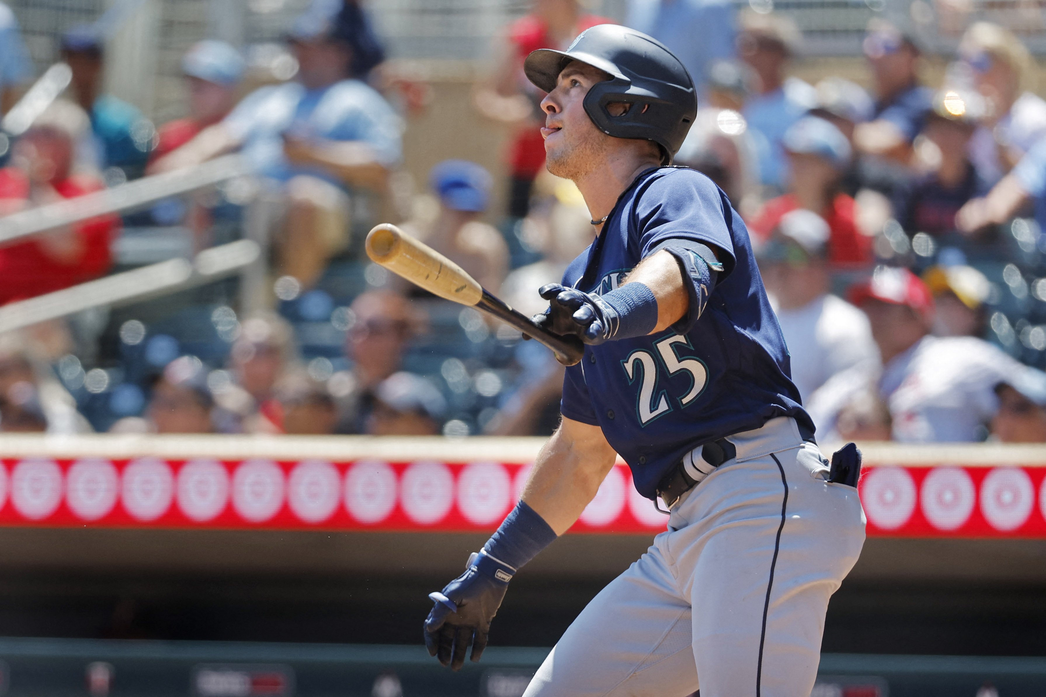 Dylan Moore hits a pair of home runs as Mariners beat Twins