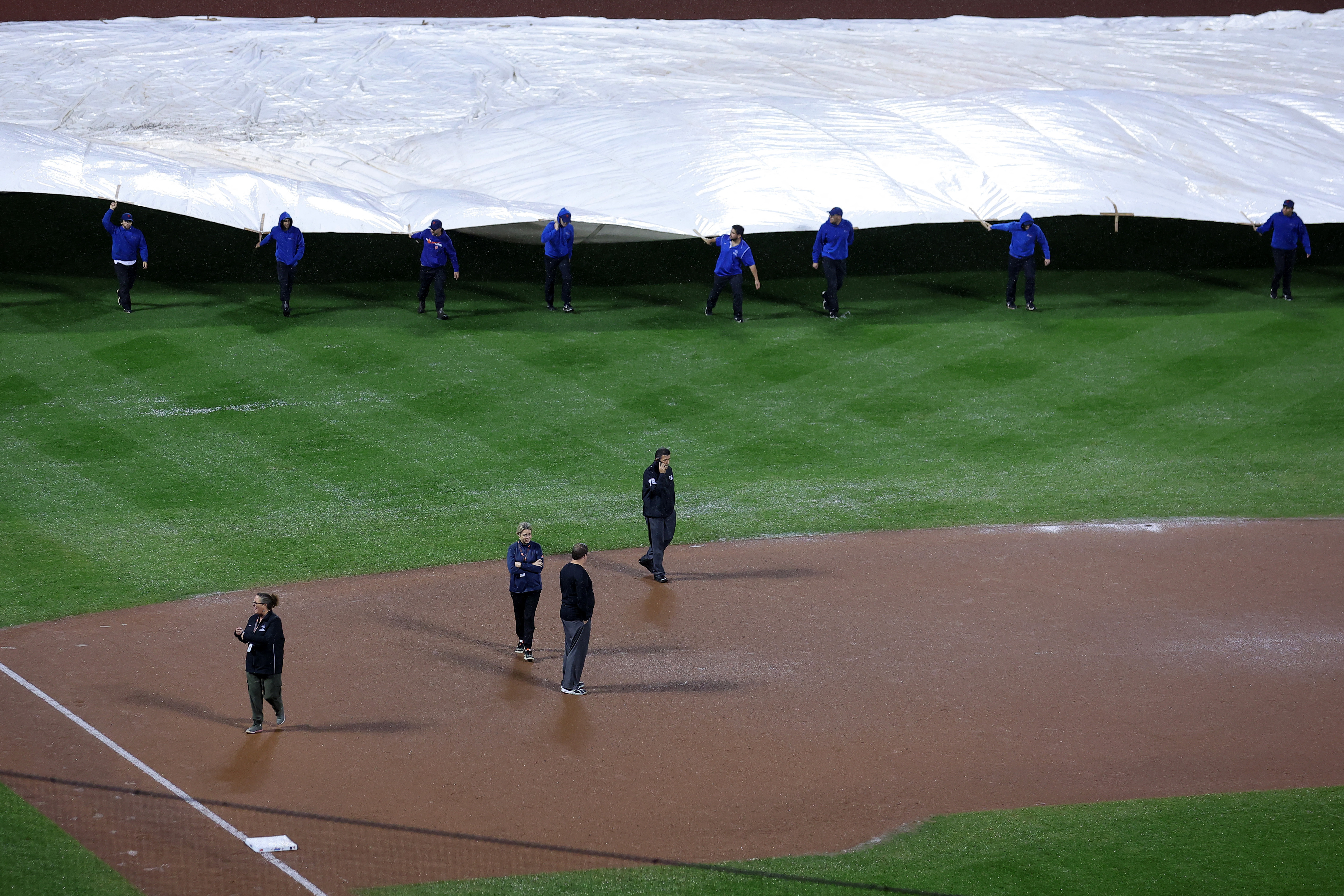 Marlins, rally for lead in ninth inning vs. Mets, but downpour forces  suspension before game's end