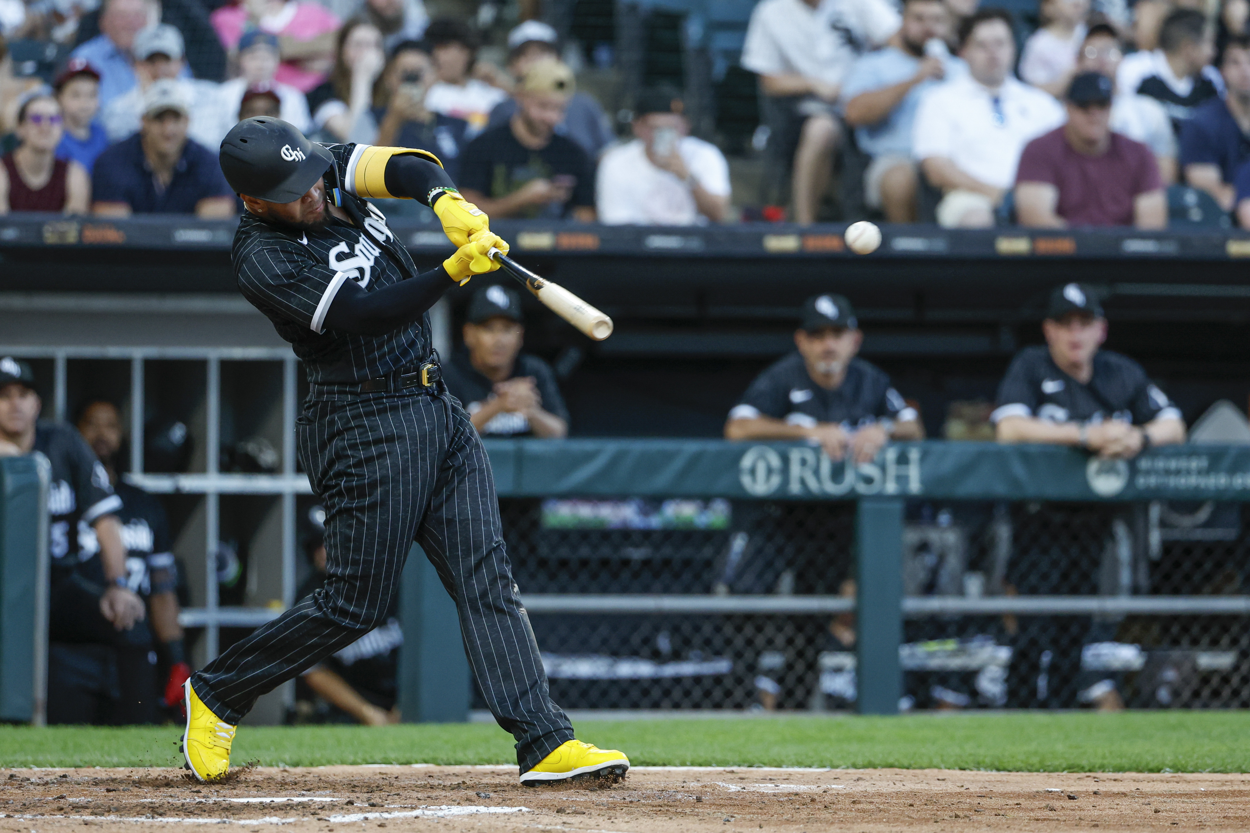 White Sox cruise past Guardians, 7-2