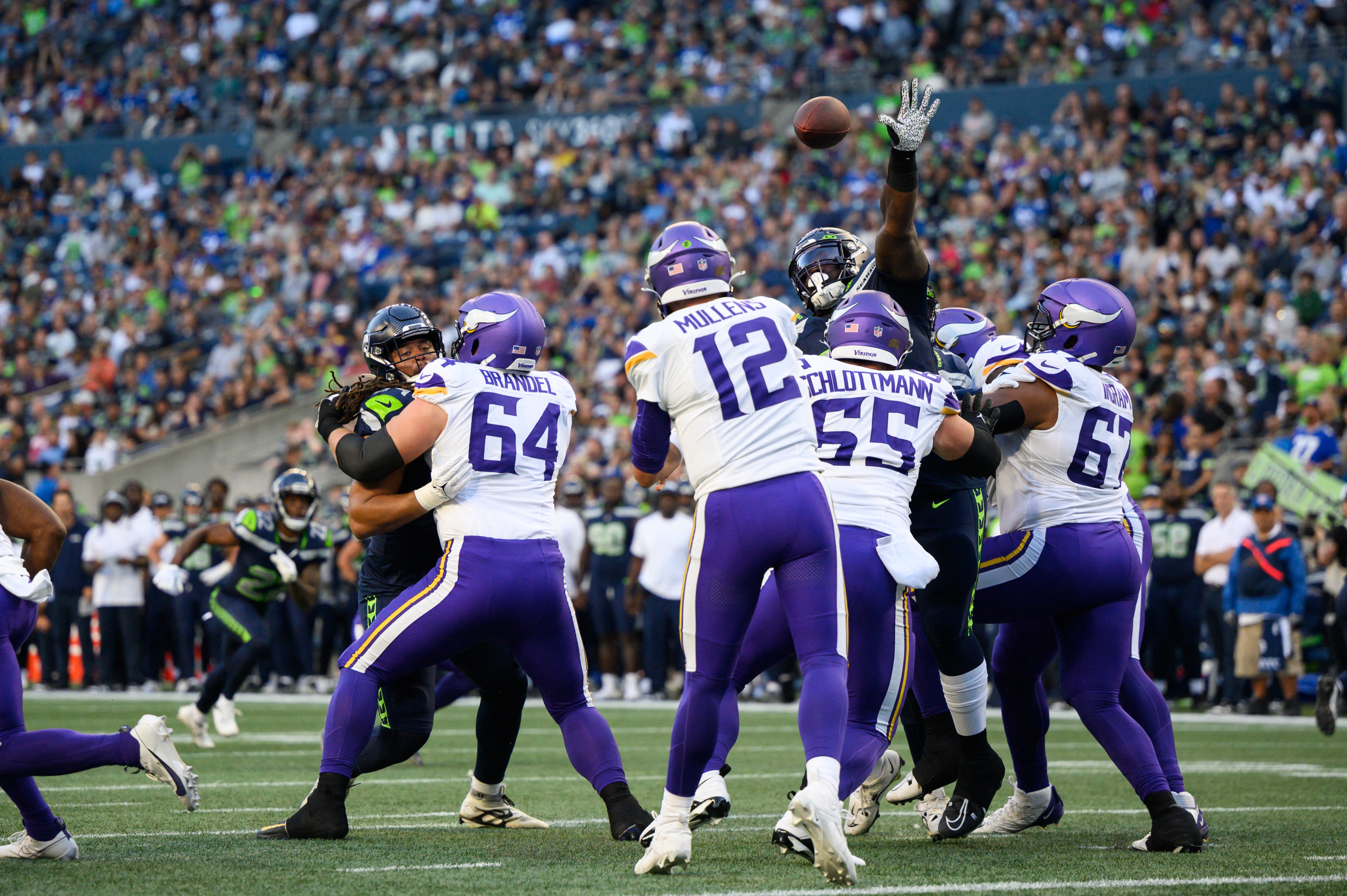 Drew Lock rallies Seahawks past Vikings