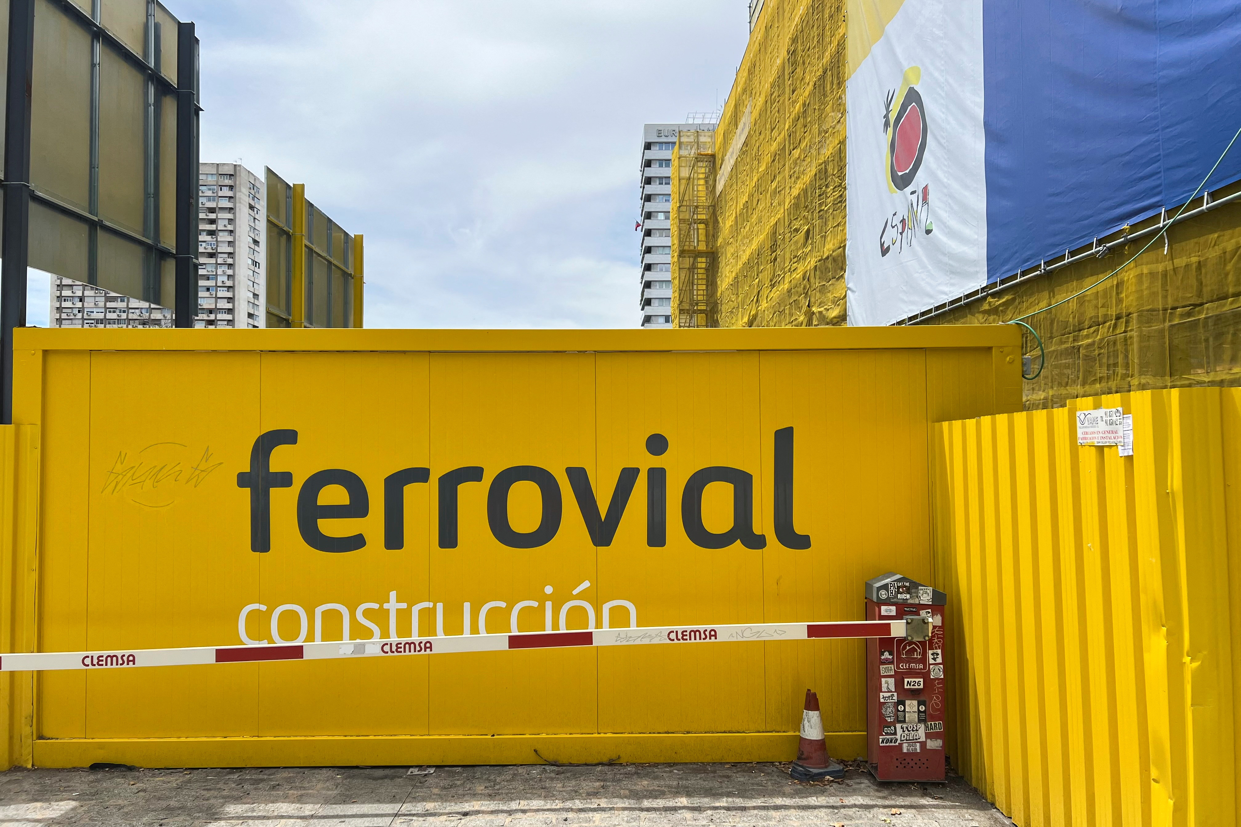 Ferrovial teams up with IKEA's owners to run roads and parking in