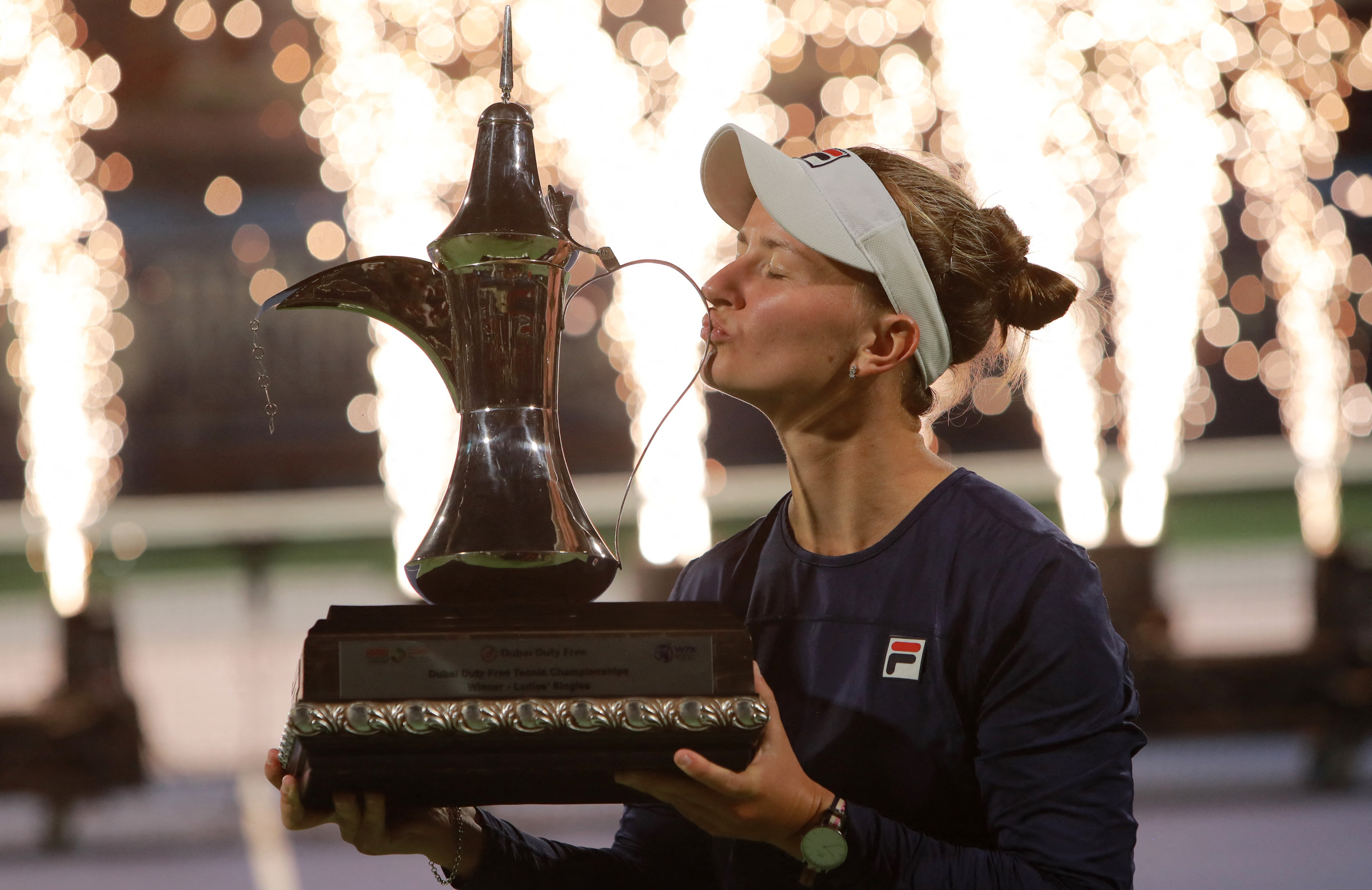 Muguruza wins WTA Dubai Tennis Championships after beating Krejcikova