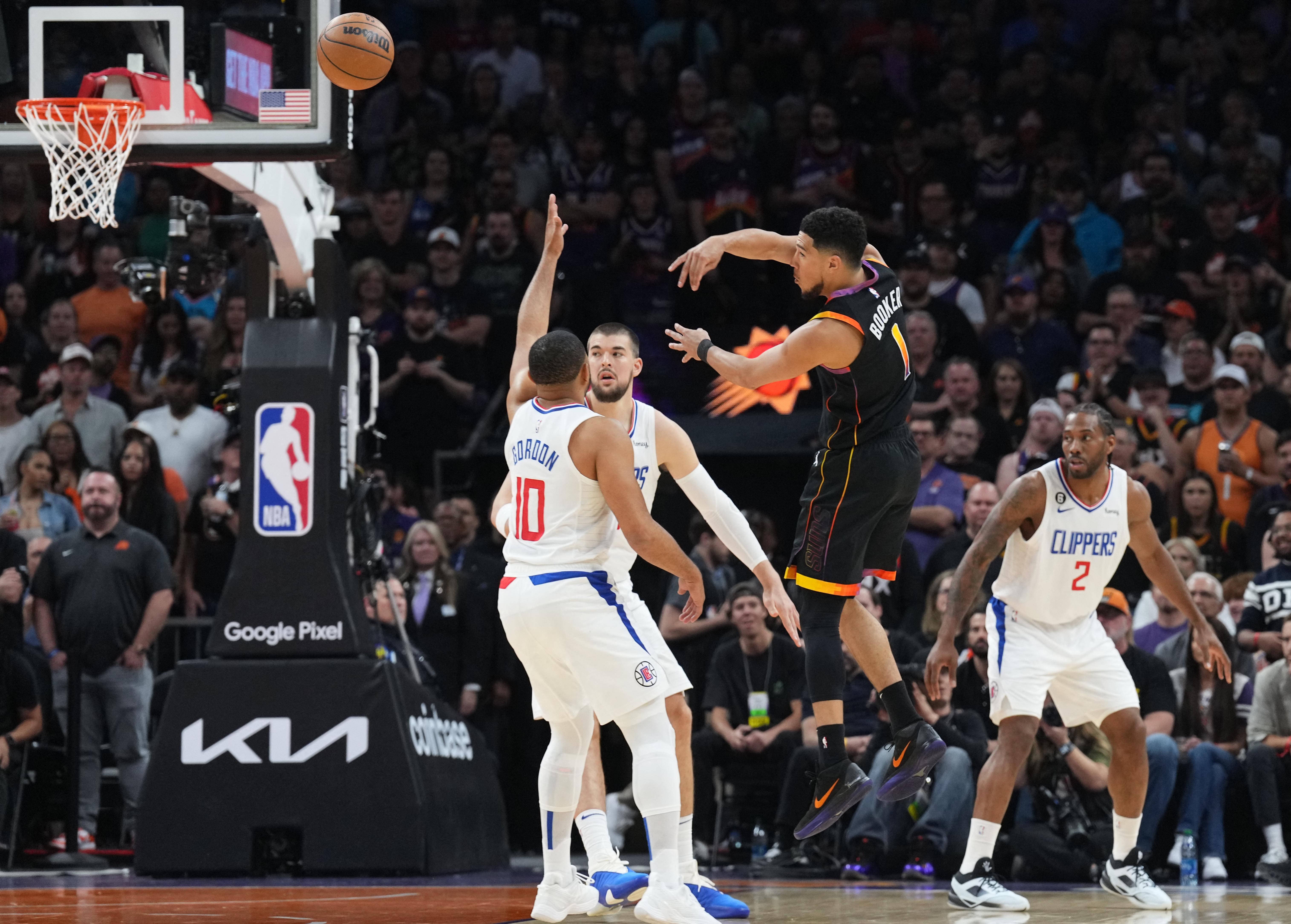 Kawhi Leonard going for a dunk with a straight face : r