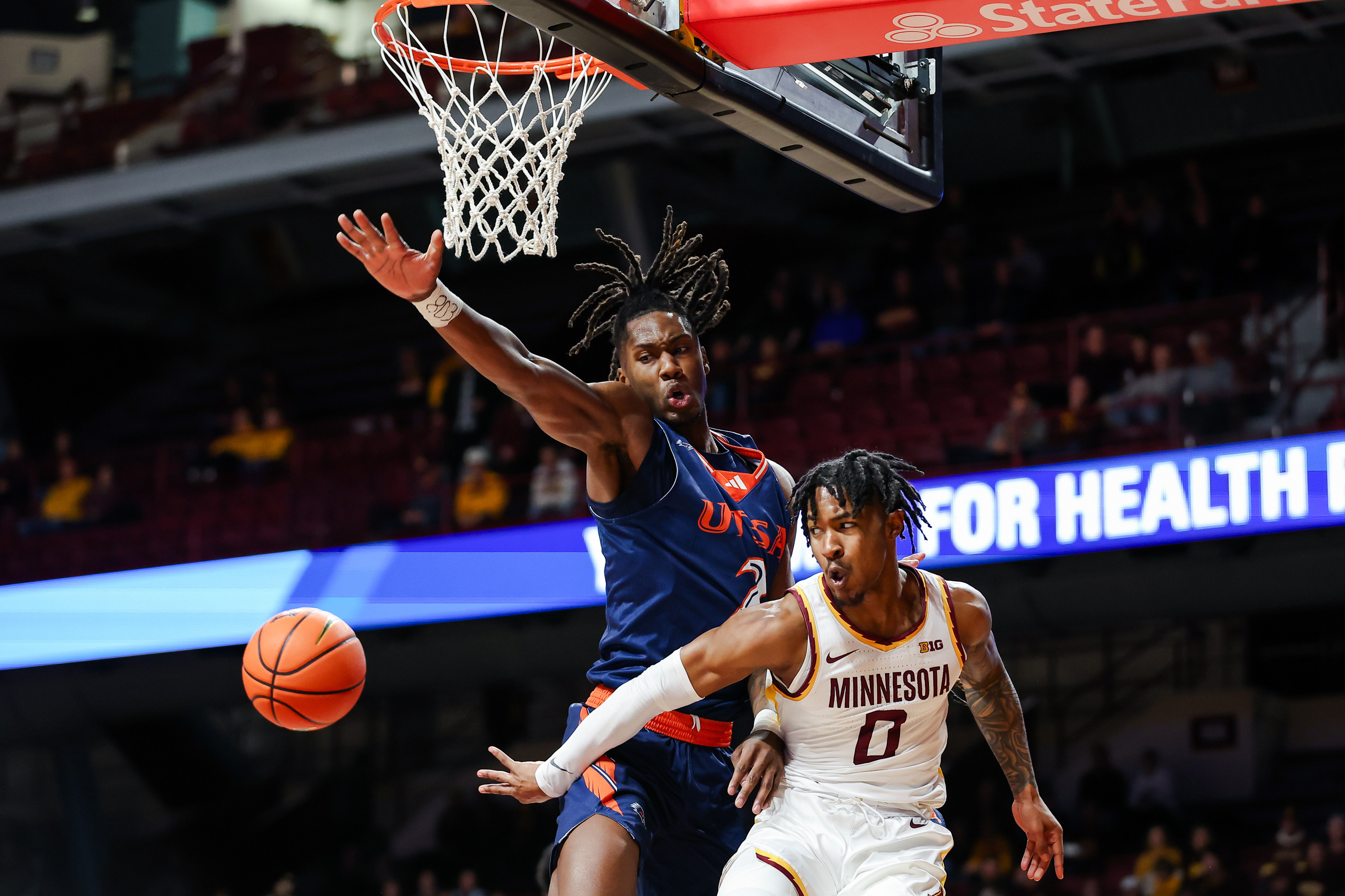 Cam Christie leads Minnesota to easy win vs. UTSA in college debut ...