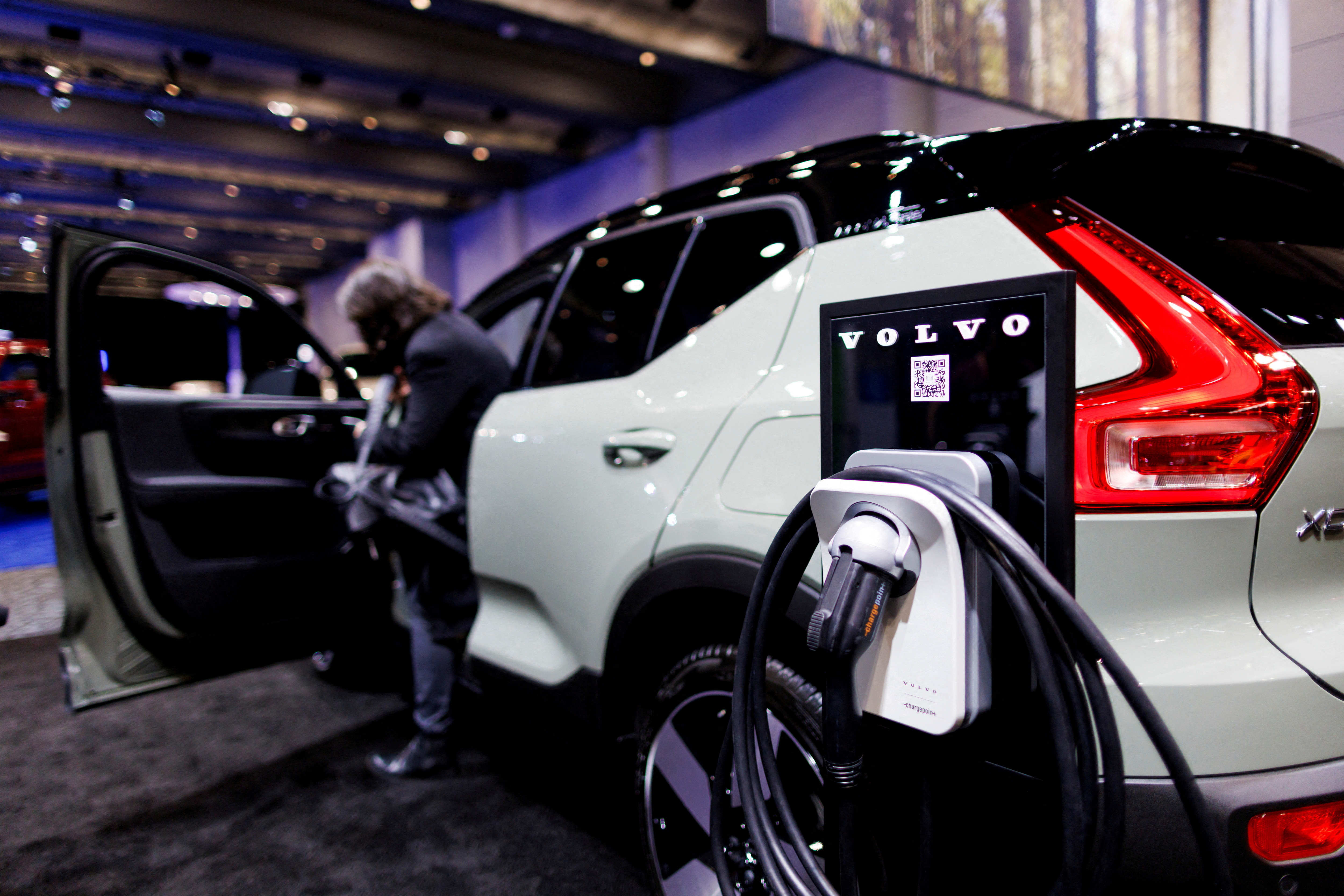 Volvo introduces nano battery project with rechargeable body panels