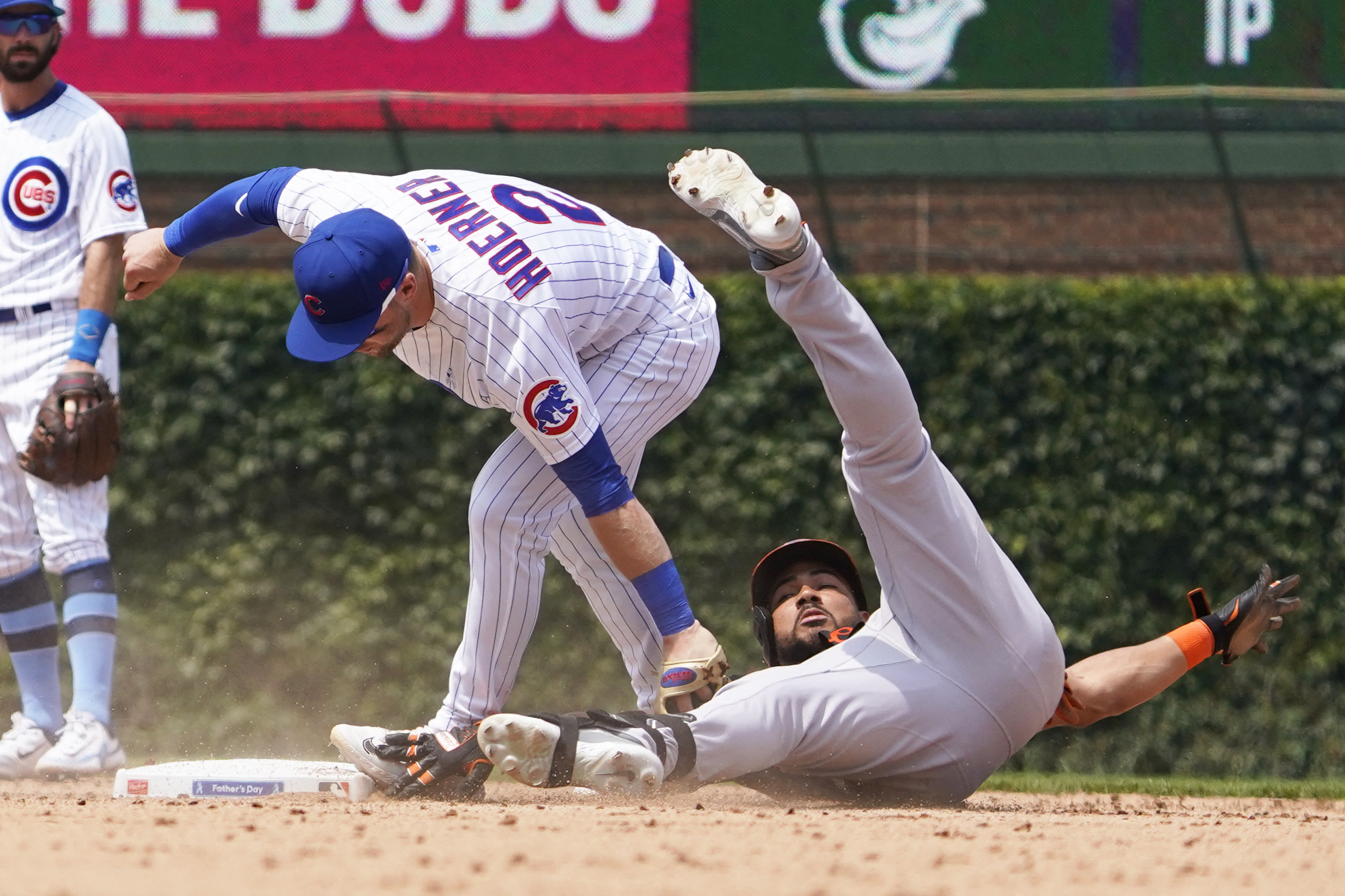 Orioles beat Cubs 7-1, extend winning streak to 10 games –