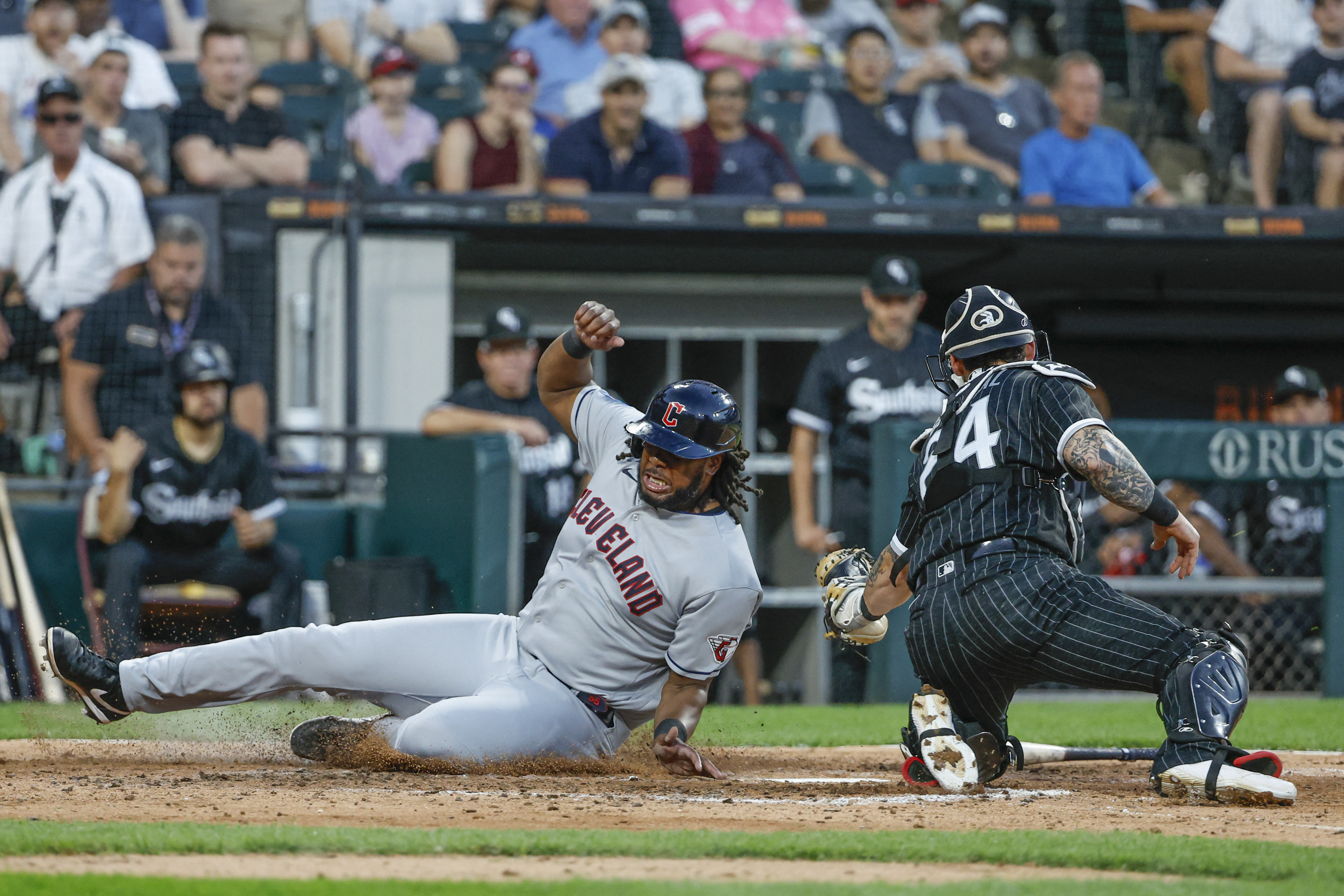 White Sox cruise past Guardians, 7-2