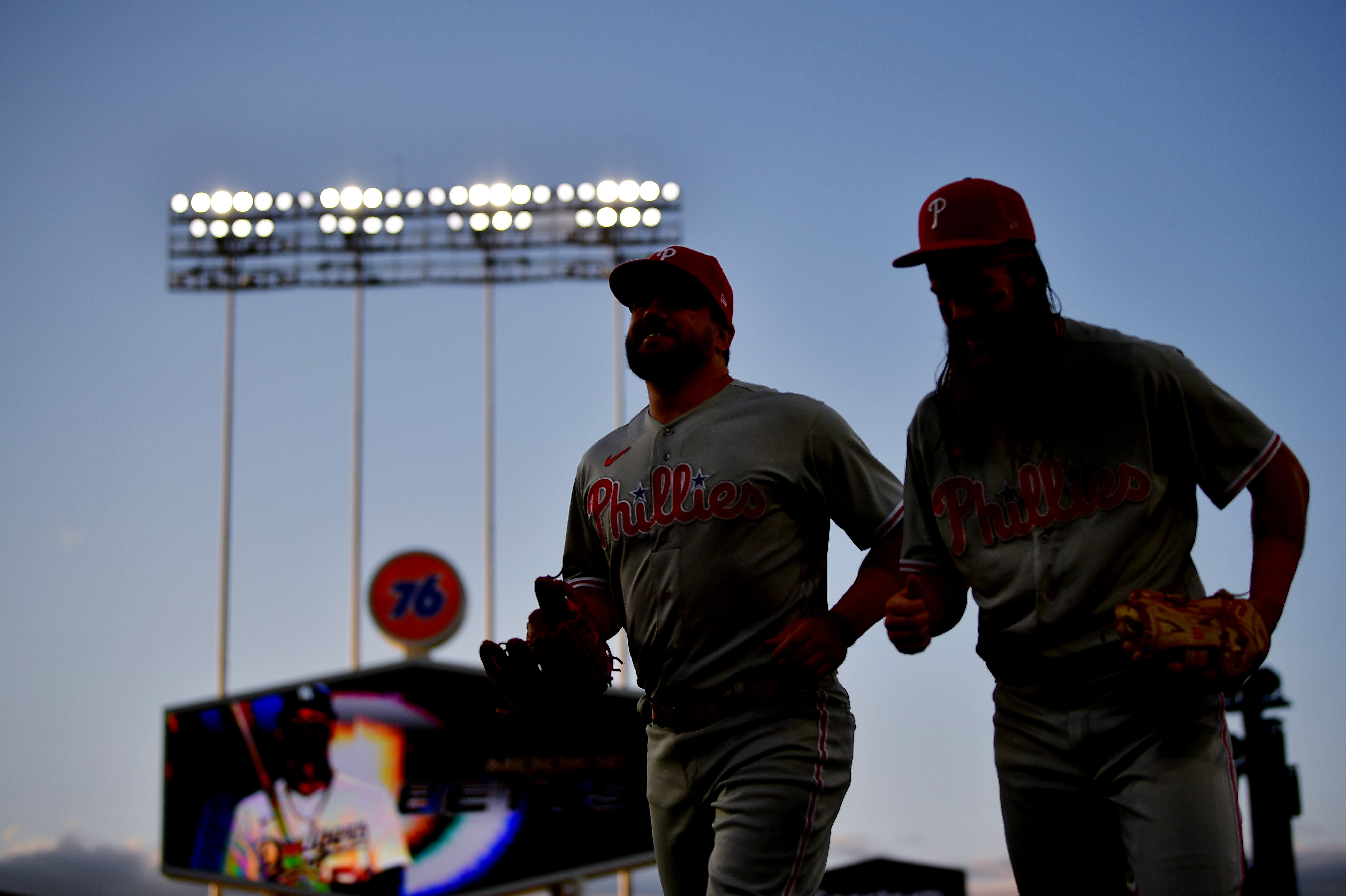 Julio Urías dominates Phillies for 7 innings as Dodgers win 5th straight –  Orange County Register