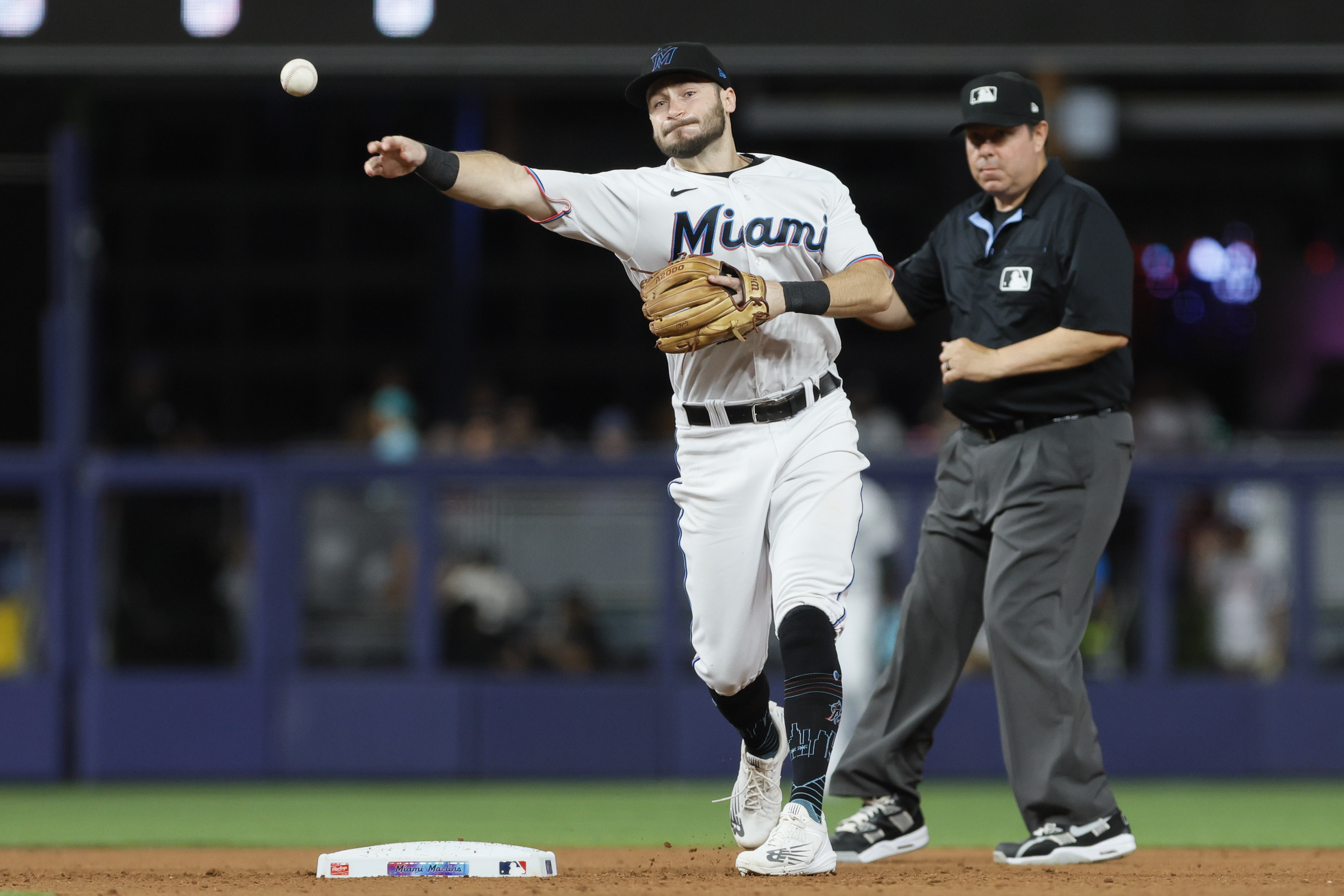 Marcell Ozuna powers Braves past Marlins