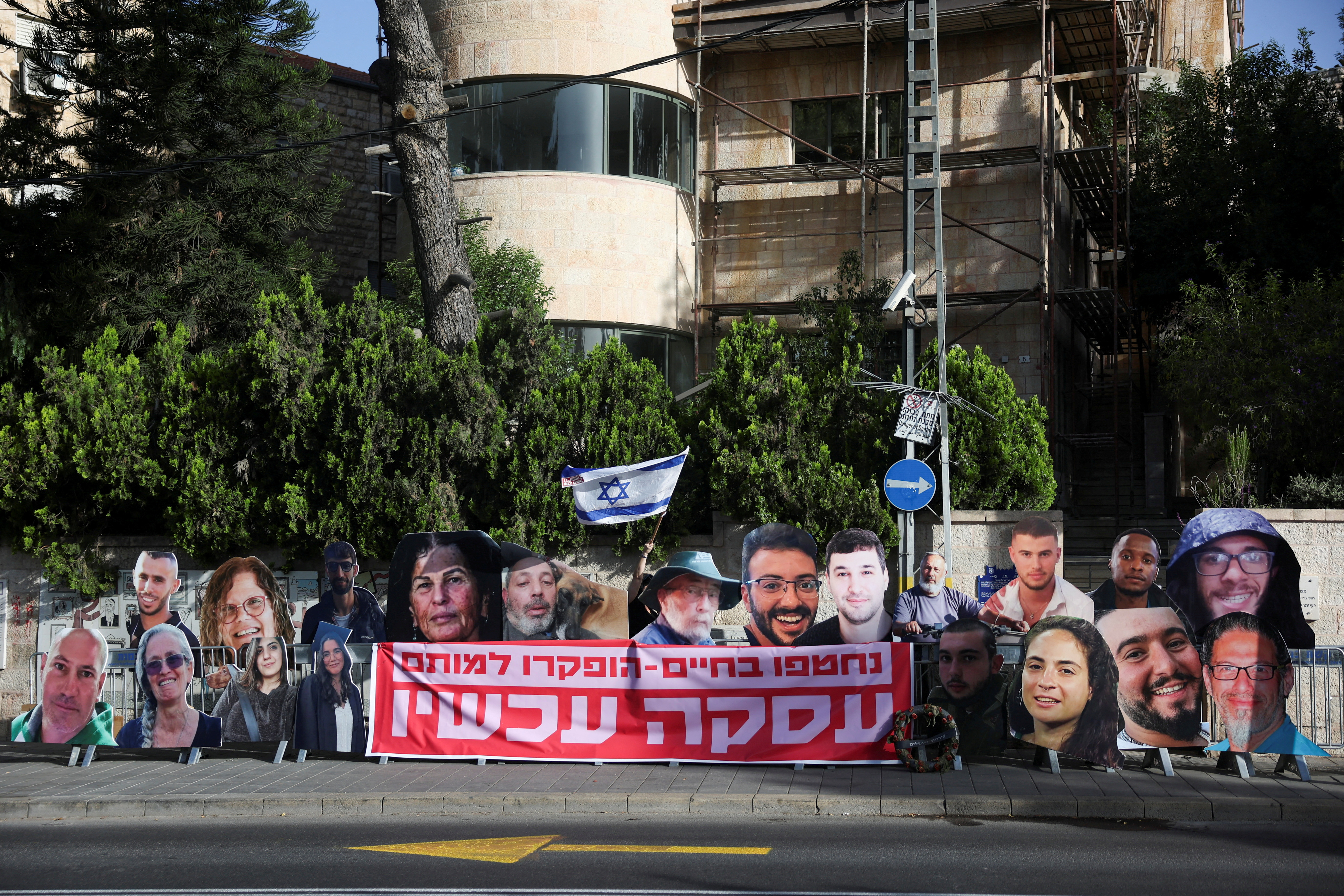 Israel Recovers Three Hostage Bodies from Gaza – Emotional Breakthrough 4 Israeli army recovers bodies of three hostages in Gaza | Reuters