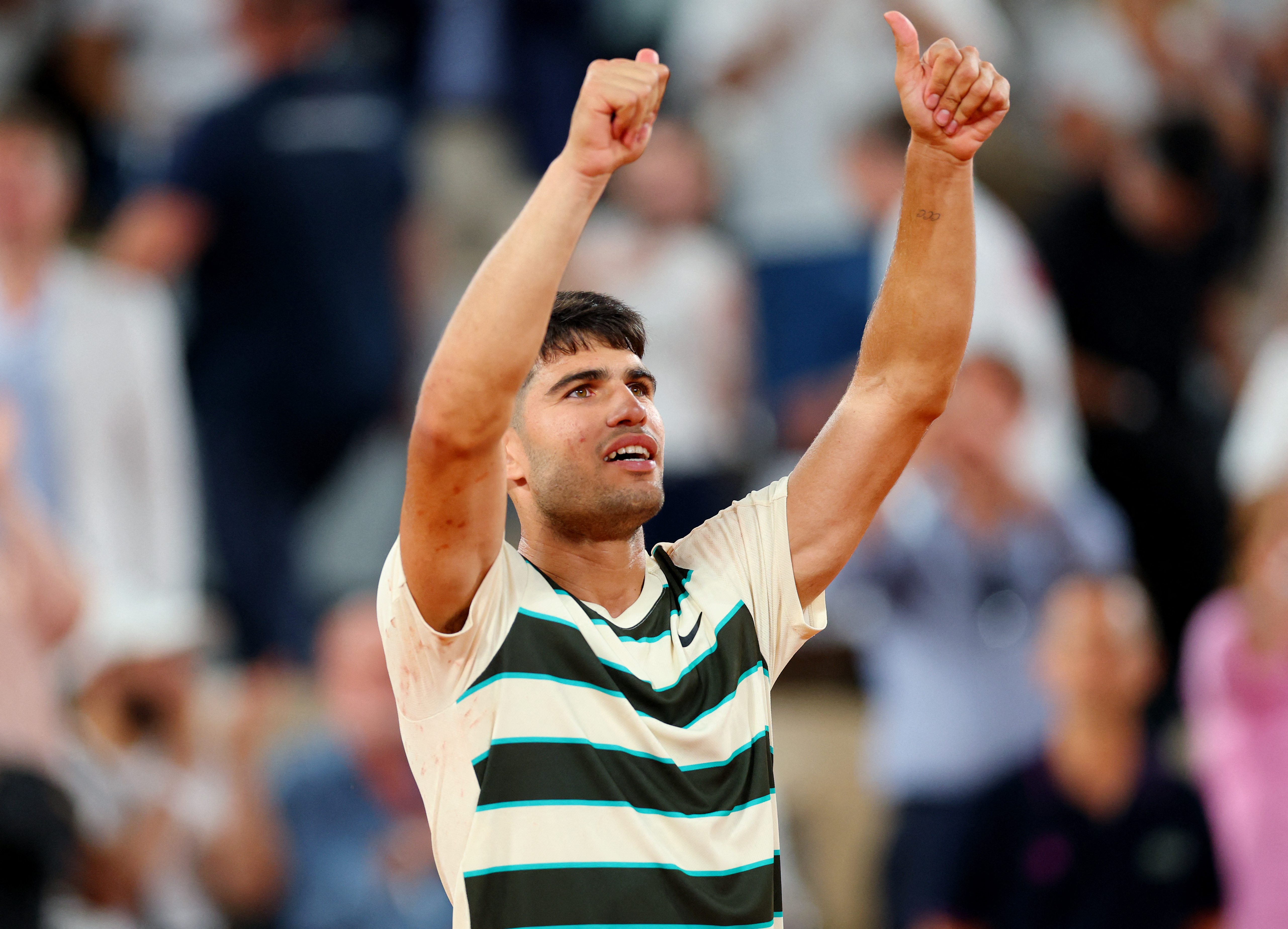 テニス＝全仏男子、前回王者アルカラスが4回戦進出 | ロイター