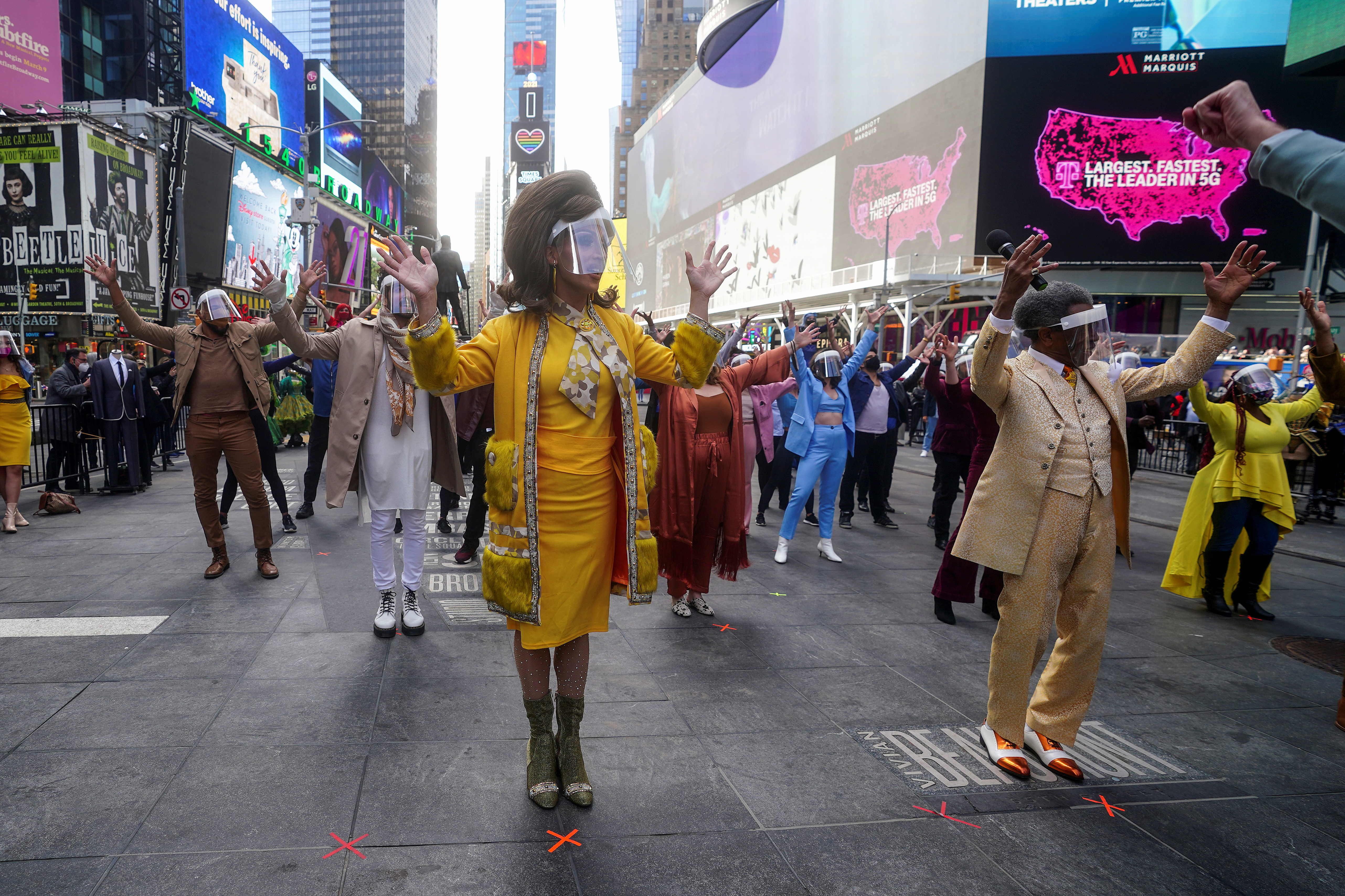 Broadway Stars Vow We Will Be Back In Pop Up Performance In New York City Reuters