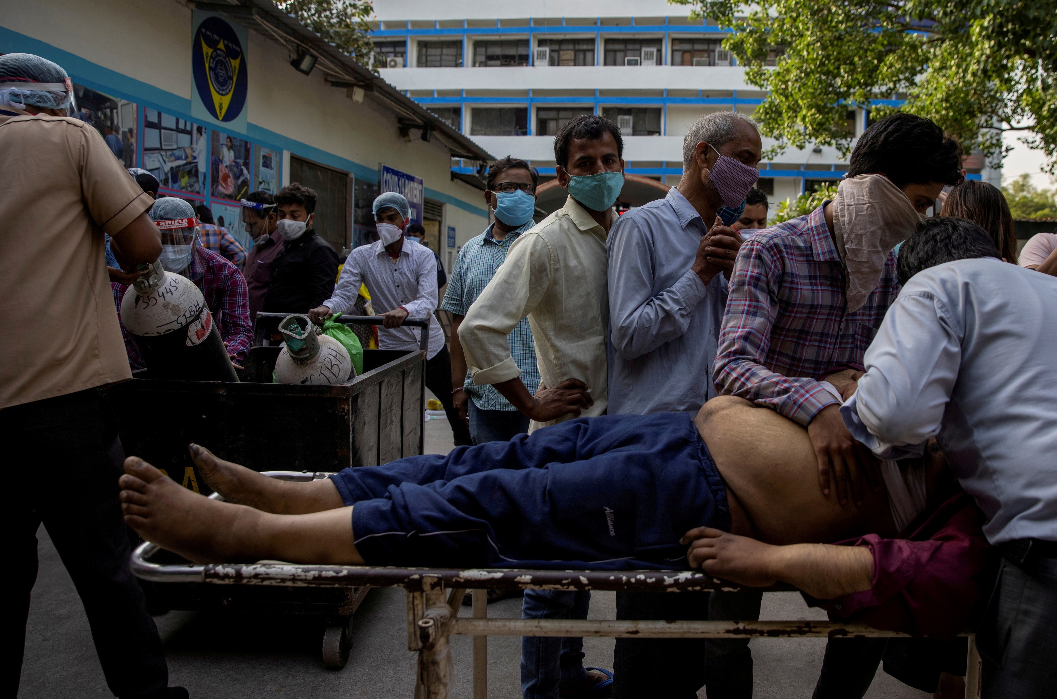 SENSITIVE MATERIAL. THIS IMAGE MAY OFFEND OR DISTURB   Family members mourn after Shayam Narayan is declared dead outside the coronavirus disease (COVID-19) casualty ward, at Guru Teg Bahadur hospital, amidst the spread of the disease in New Delhi, India, April 23, 2021. REUTERS/Danish Siddiqui