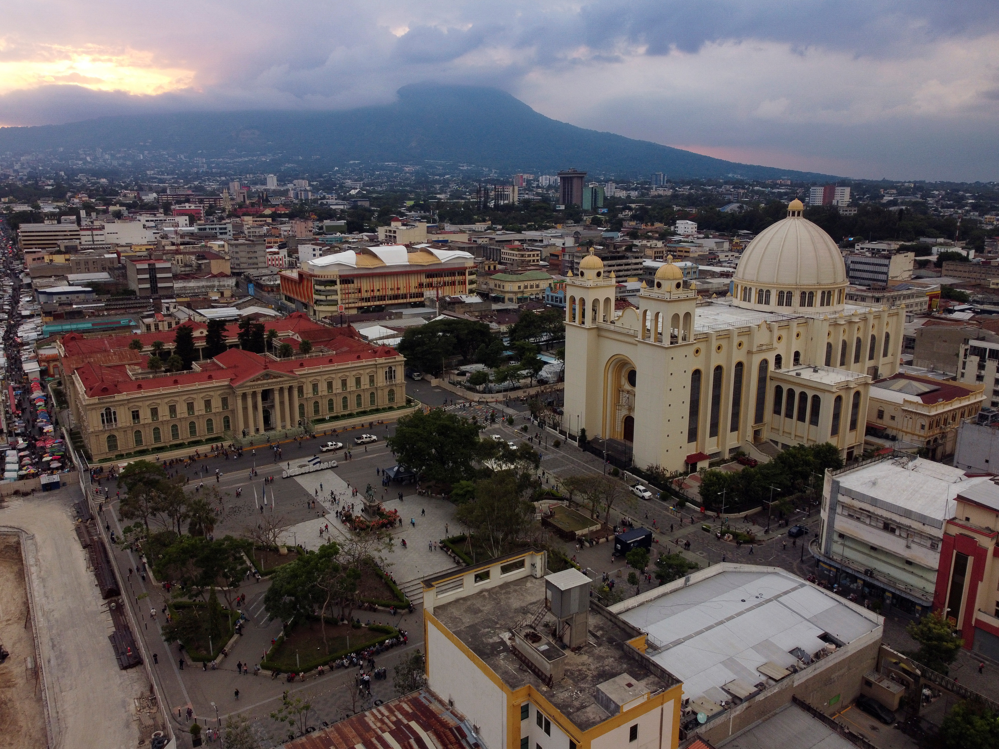El Salvador congress extends emergency powers to fight gangs