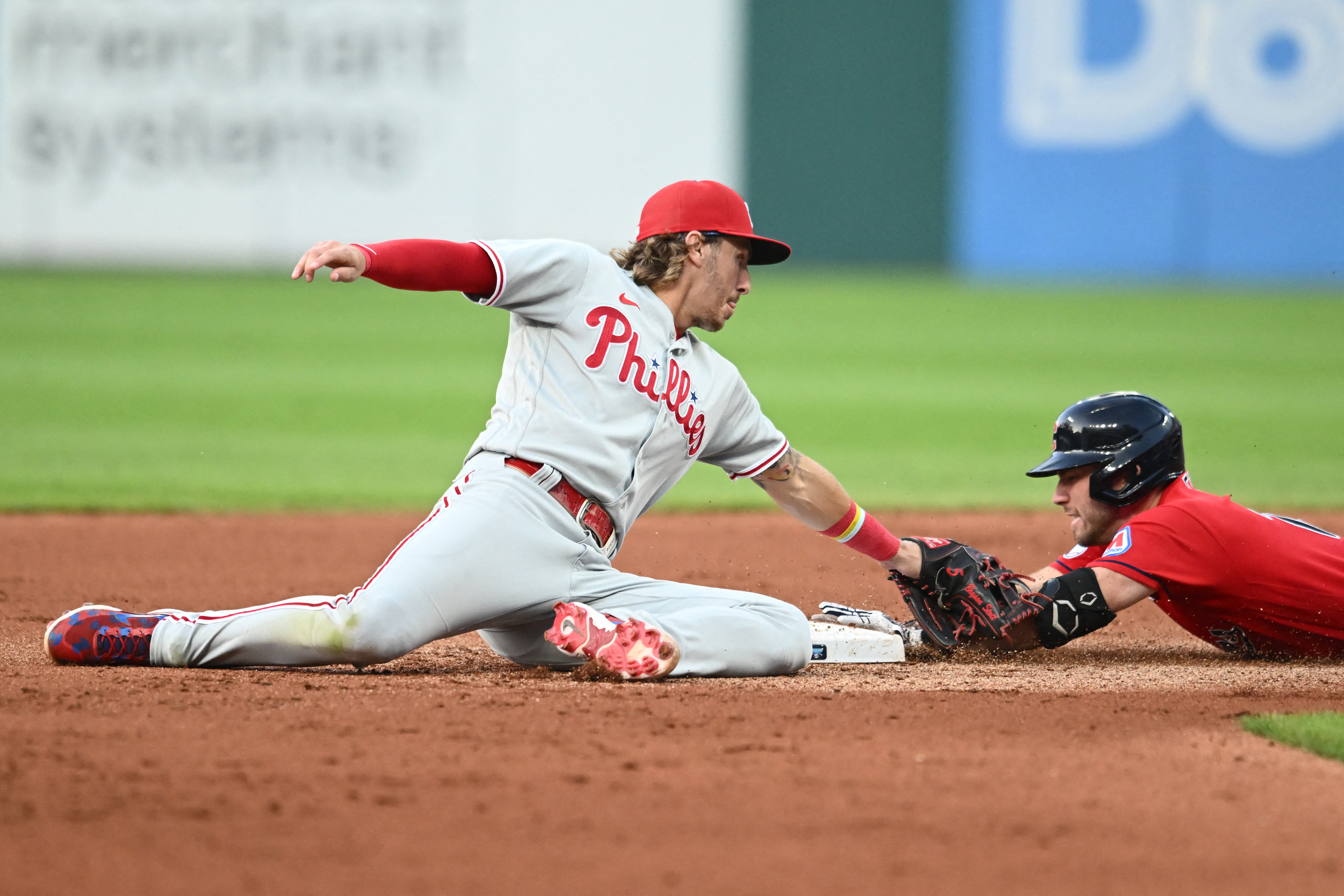 Jose Ramirez delivers 4-hit night as Guardians nip Phillies