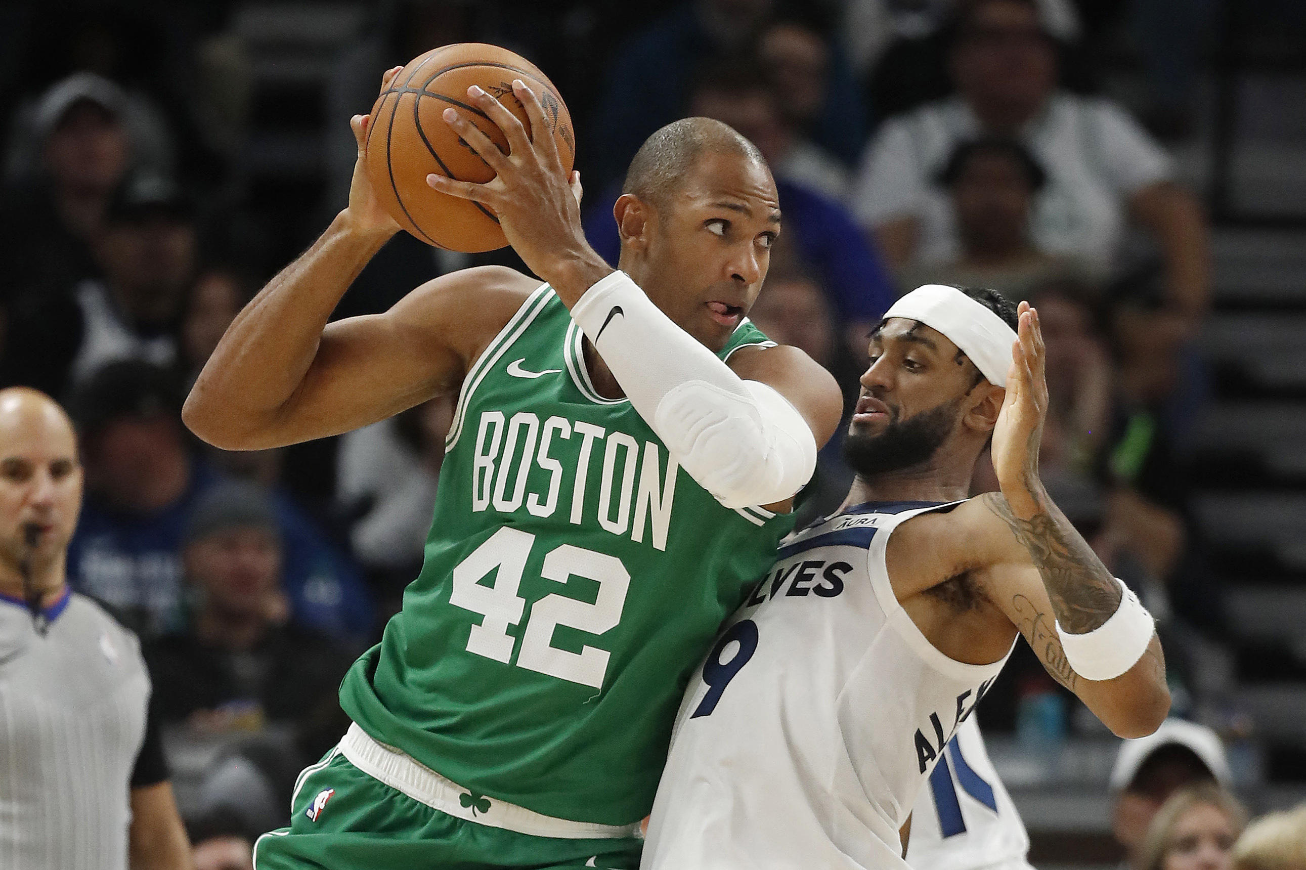 Anthony Edwards helps Wolves end Celtics' unbeaten start | Reuters