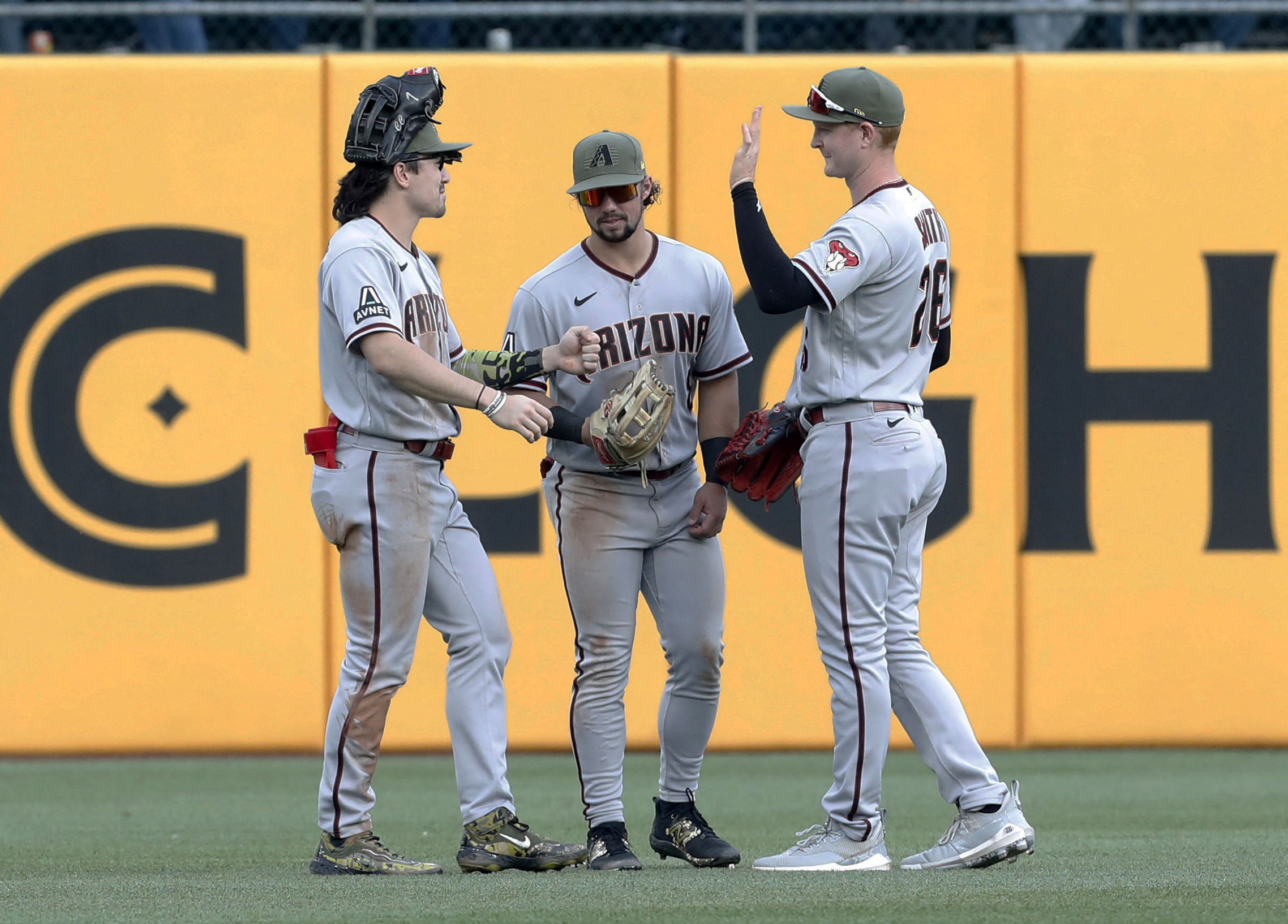 Diamondbacks edge Pirates 4-3 on Pavin Smith's blast