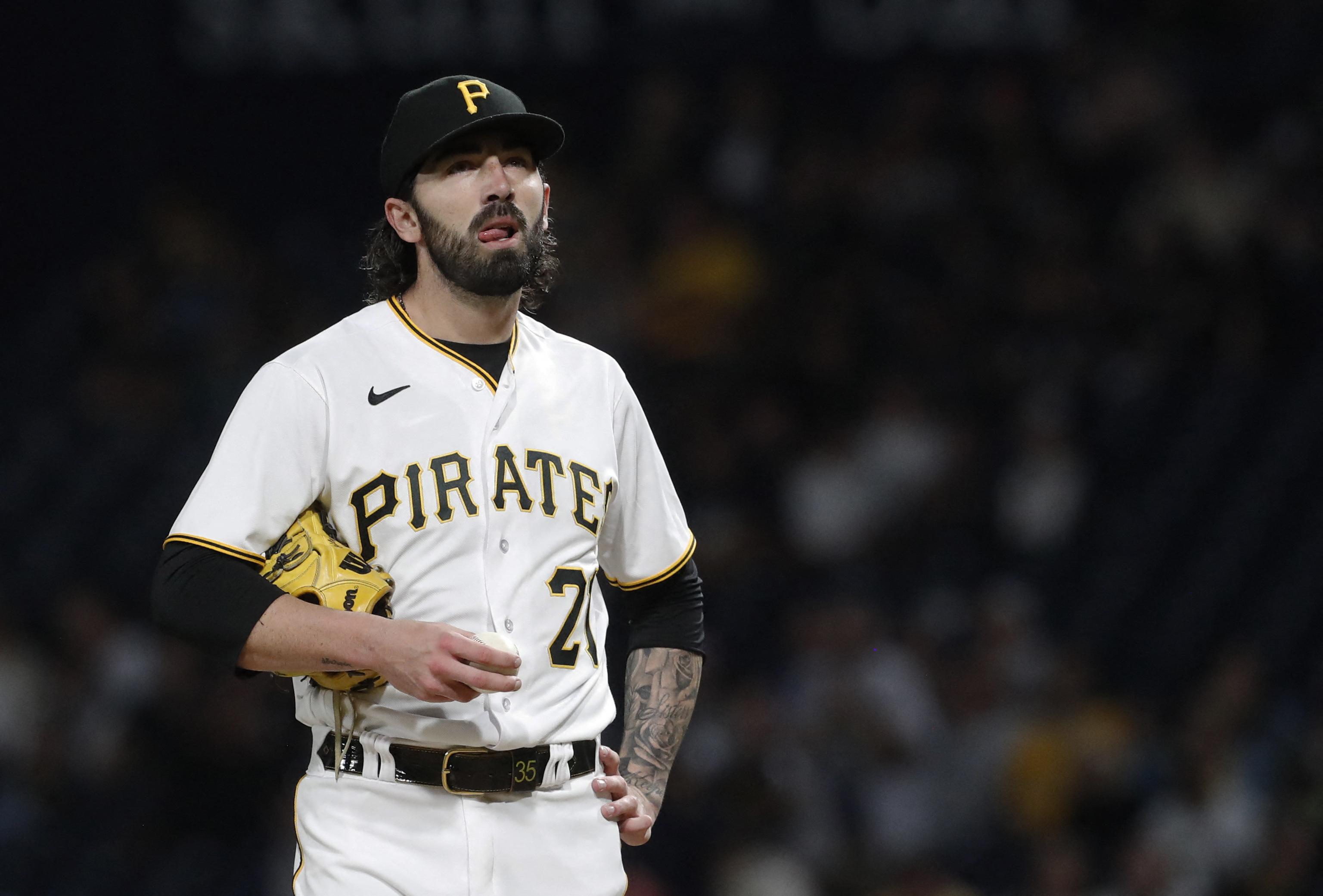 Pirates come apart in 9th inning, suffer frustrating loss to Yankees