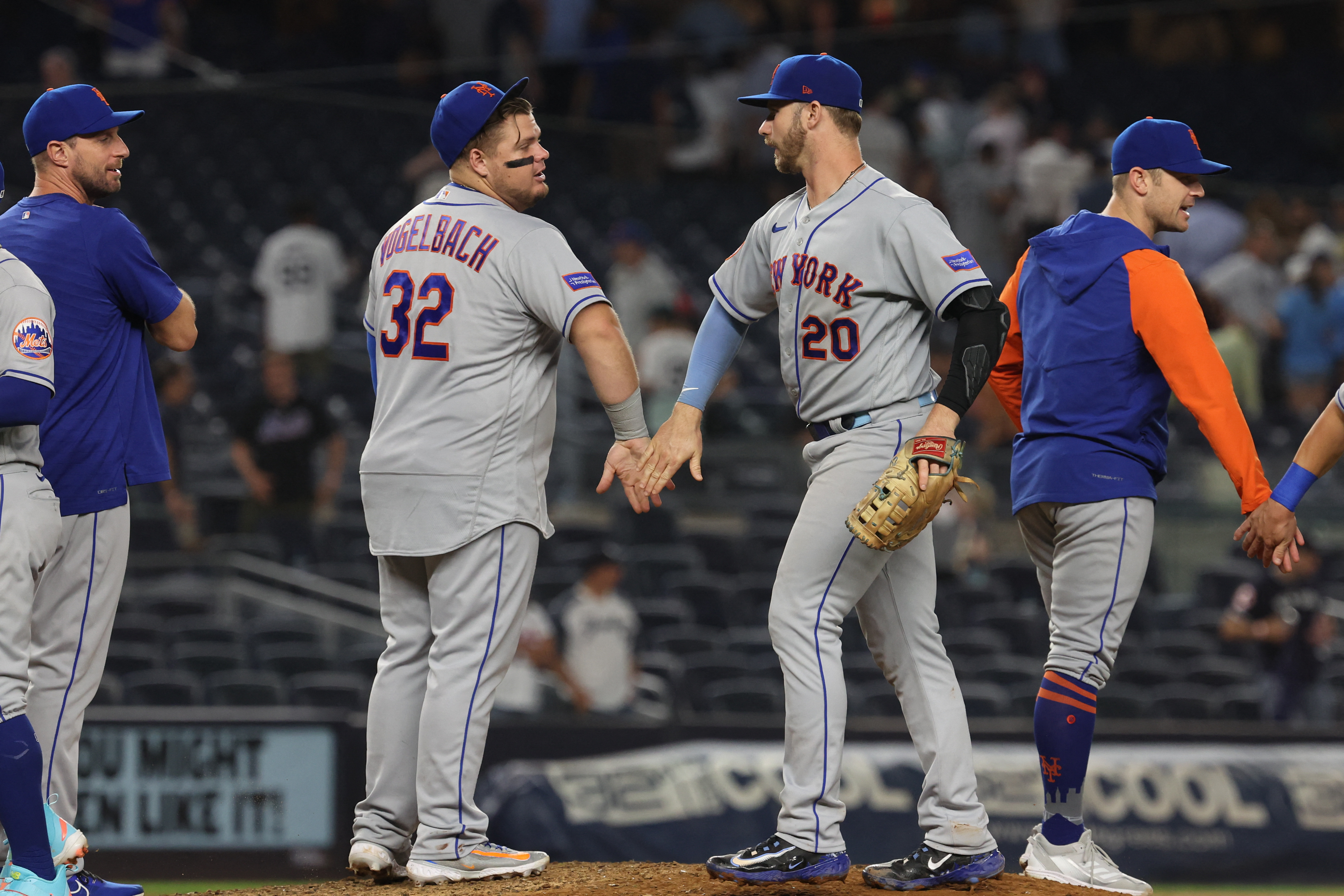 Pete Alonso, Mets slam Yankees