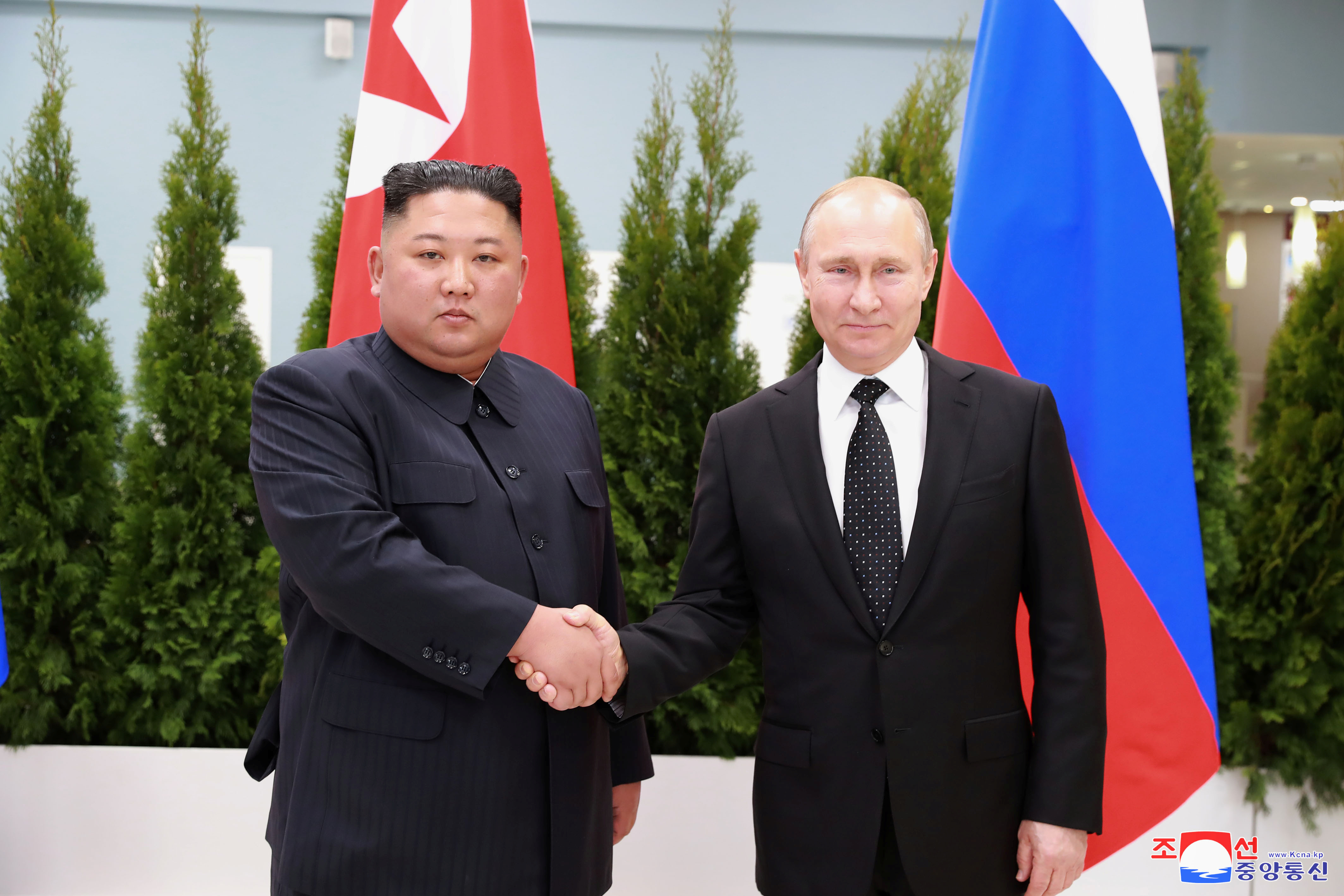 Putin and Kim Jong Un Exchange Letters, Pledge to Strengthen Relations