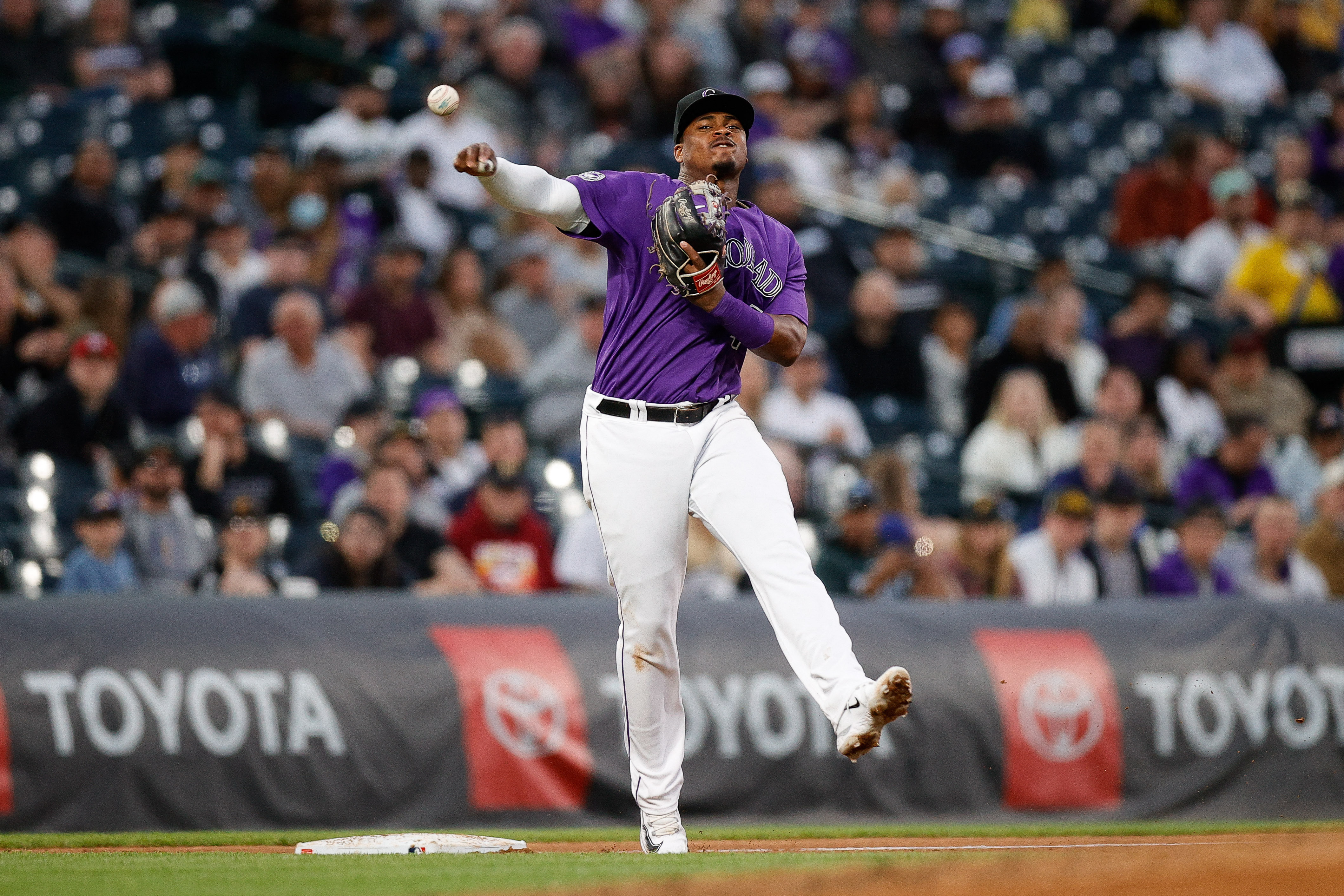 Colorado Rockies news: What can Mike Moustakas Bring to the Table? - Purple  Row