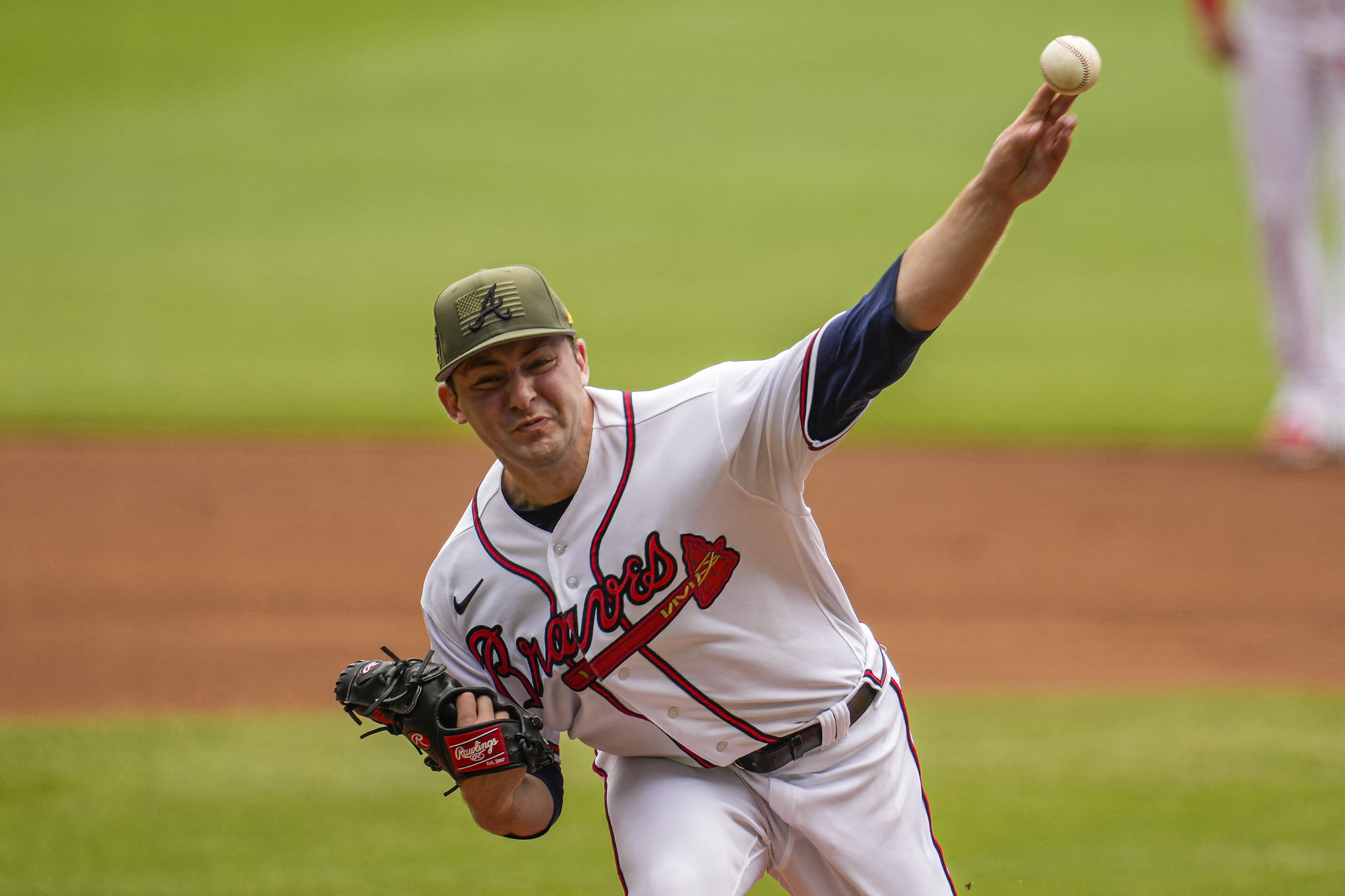 Braves' Jared Shuster stifles Mariners for first MLB win
