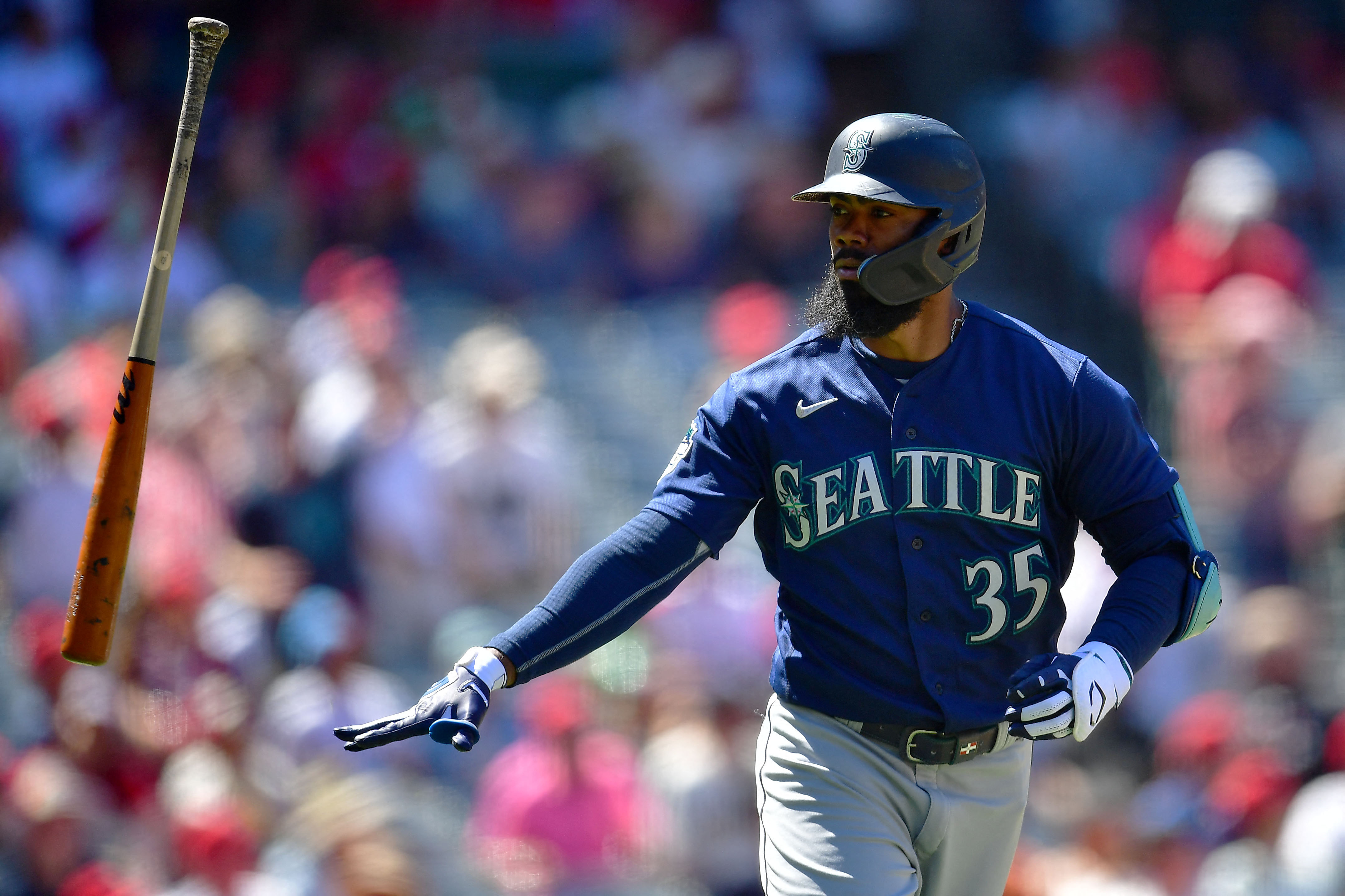 Eugenio Suárez delivers in 10th inning, Mariners sweep Angels with 3-2  victory