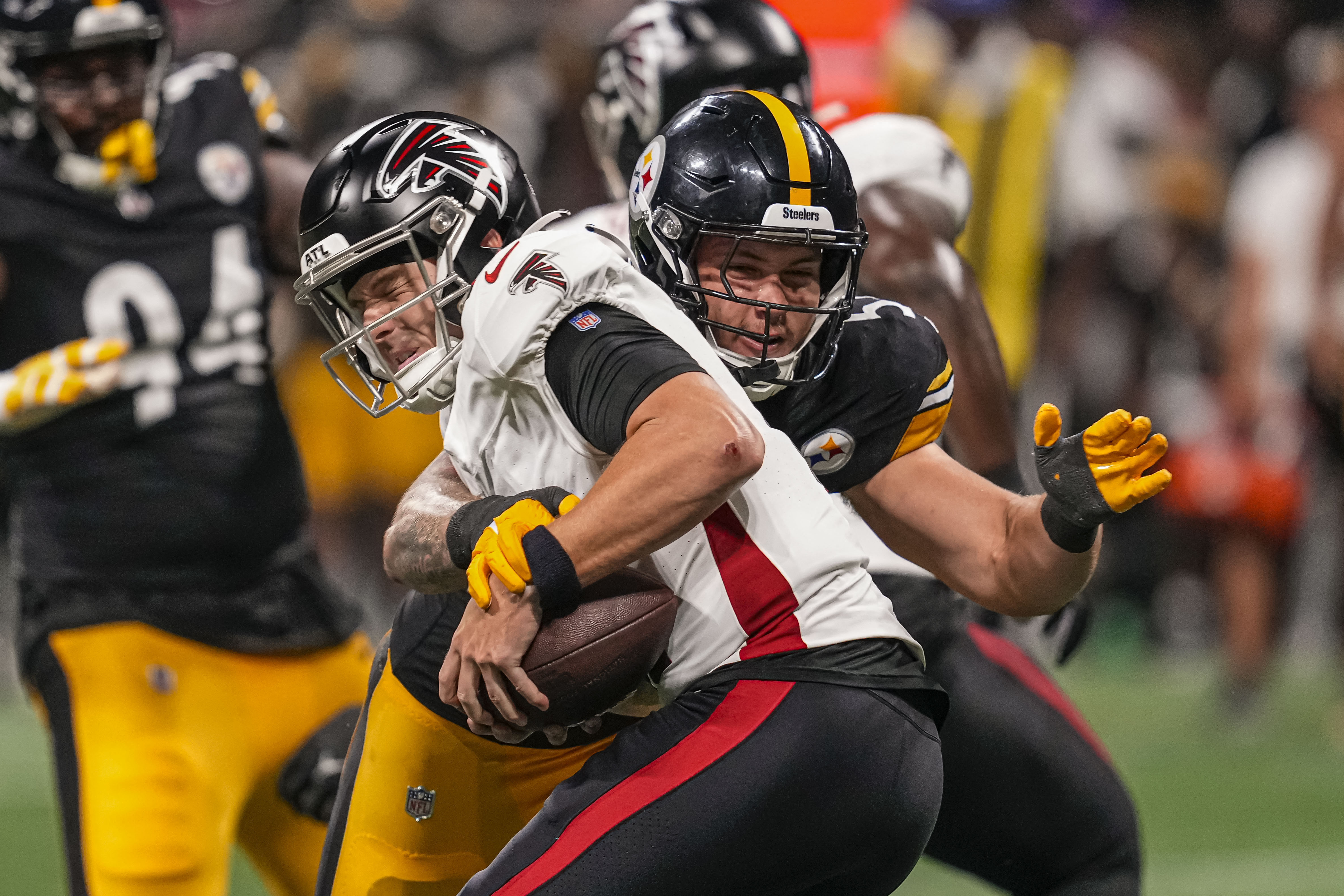 Pittsburgh Steelers quarterback Kenny Pickett throws during the first half  of a preseason NFL football game against the Atlanta Falcons, Thursday,  Aug. 24, 2023, in Atlanta. (AP Photo/Hakim Wright Stock Photo - Alamy