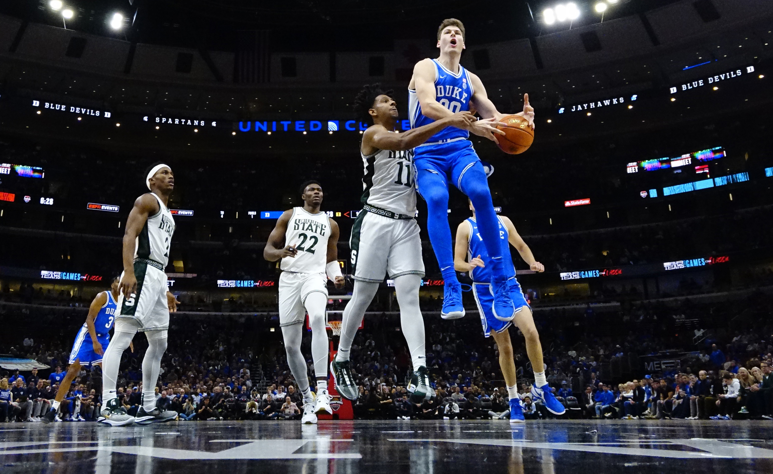 Freshman helps No. 9 Duke hold off No. 18 Michigan State | Reuters