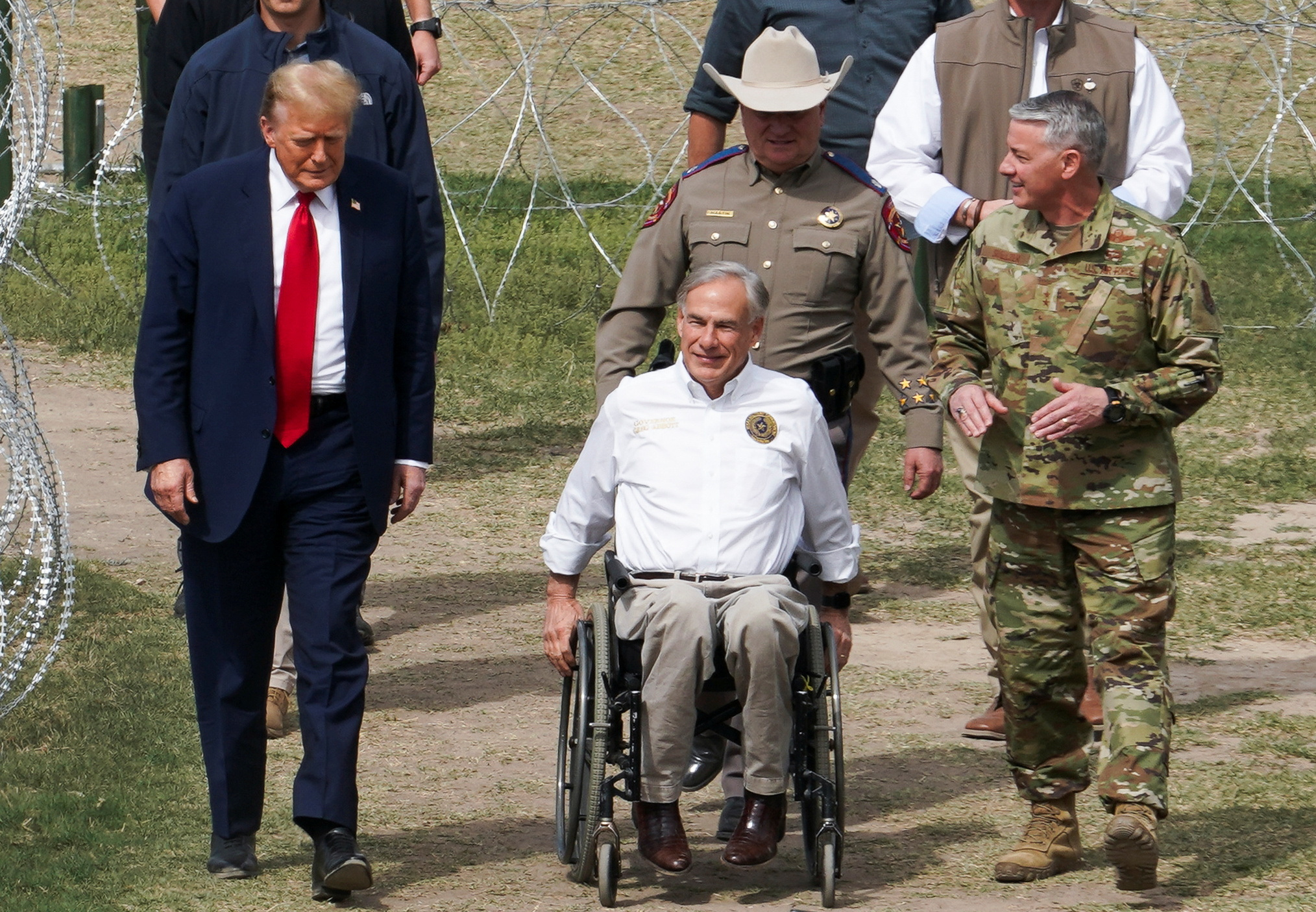 Ứng cử viên tổng thống đảng Cộng hòa và cựu Tổng thống Mỹ Trump thăm biên giới Mỹ-Mexico tại Eagle Pass