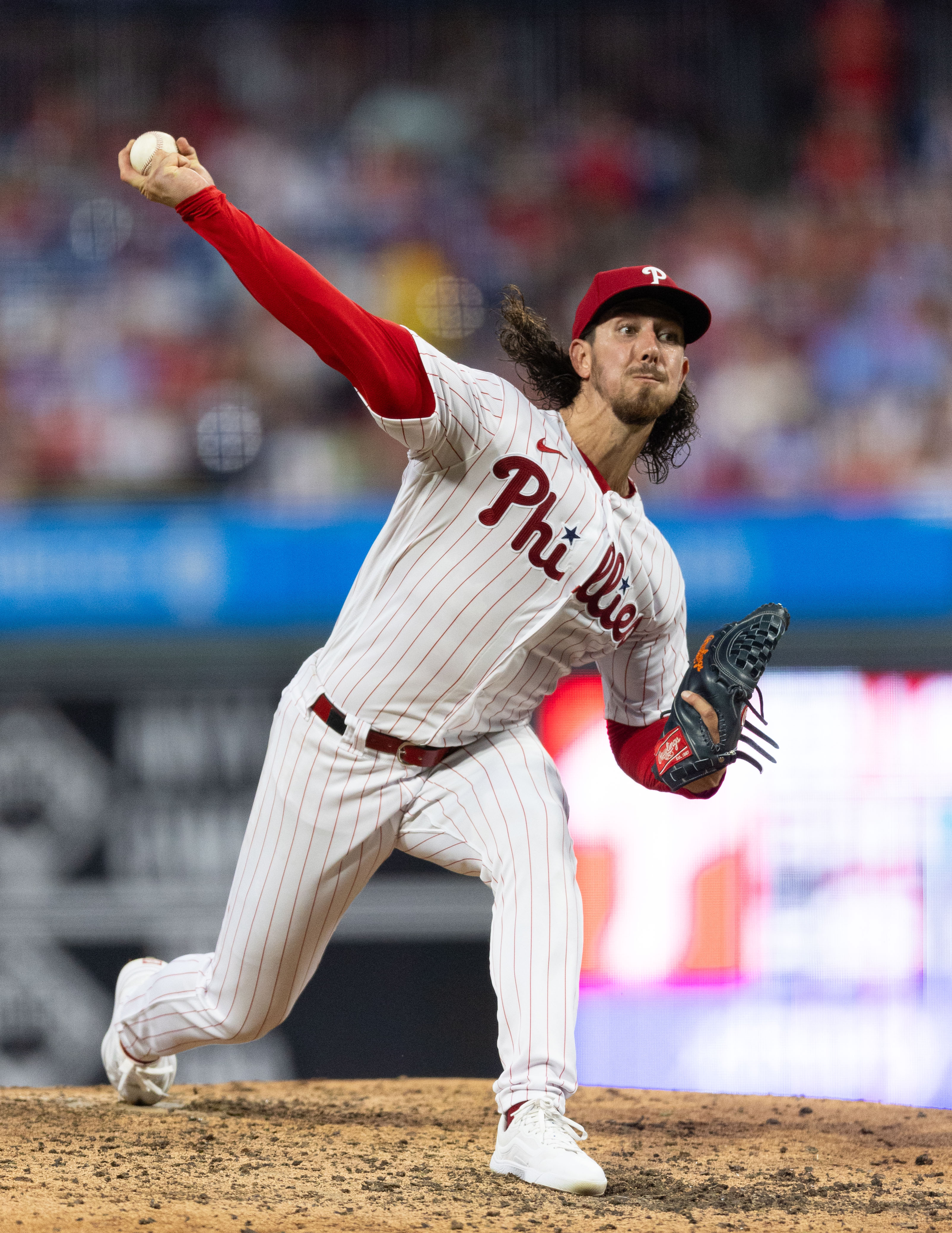 Nola takes no-hitter into 7th, Turner has 2 HRs as Phillies beat