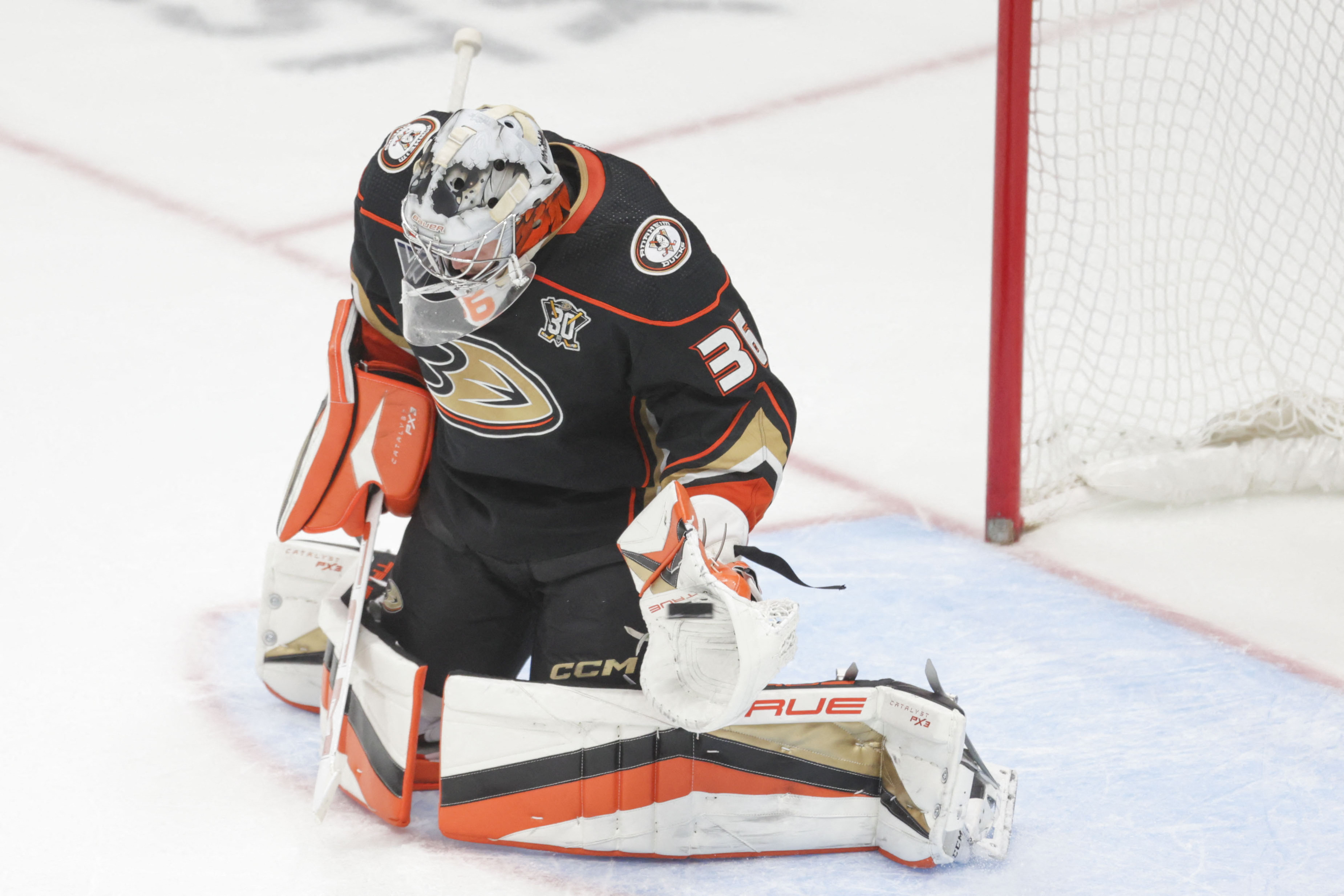 Ducks end 8-game losing streak, defeat Avalanche in shootout