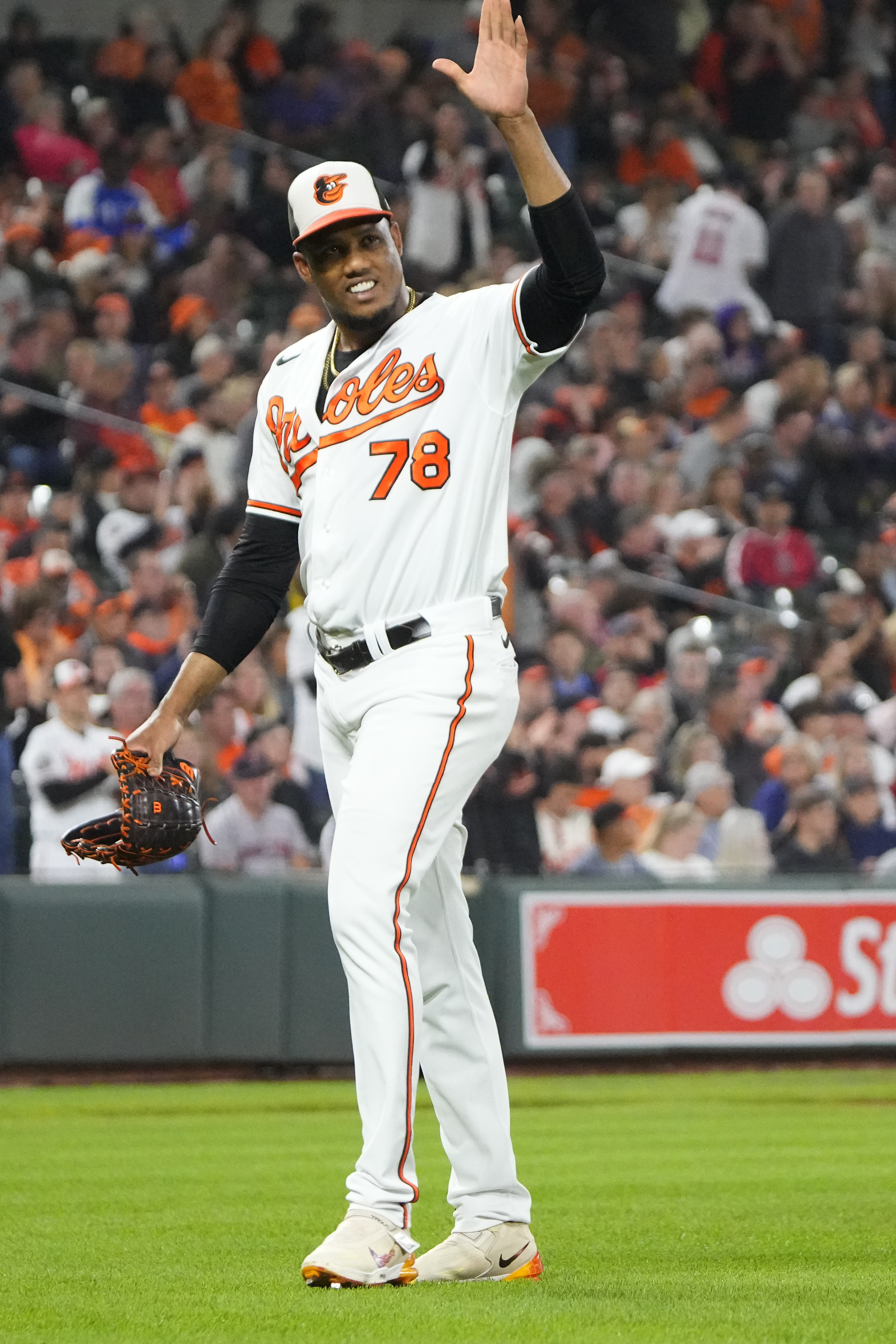 Baltimore Orioles reach agreement on 30-year lease that will keep