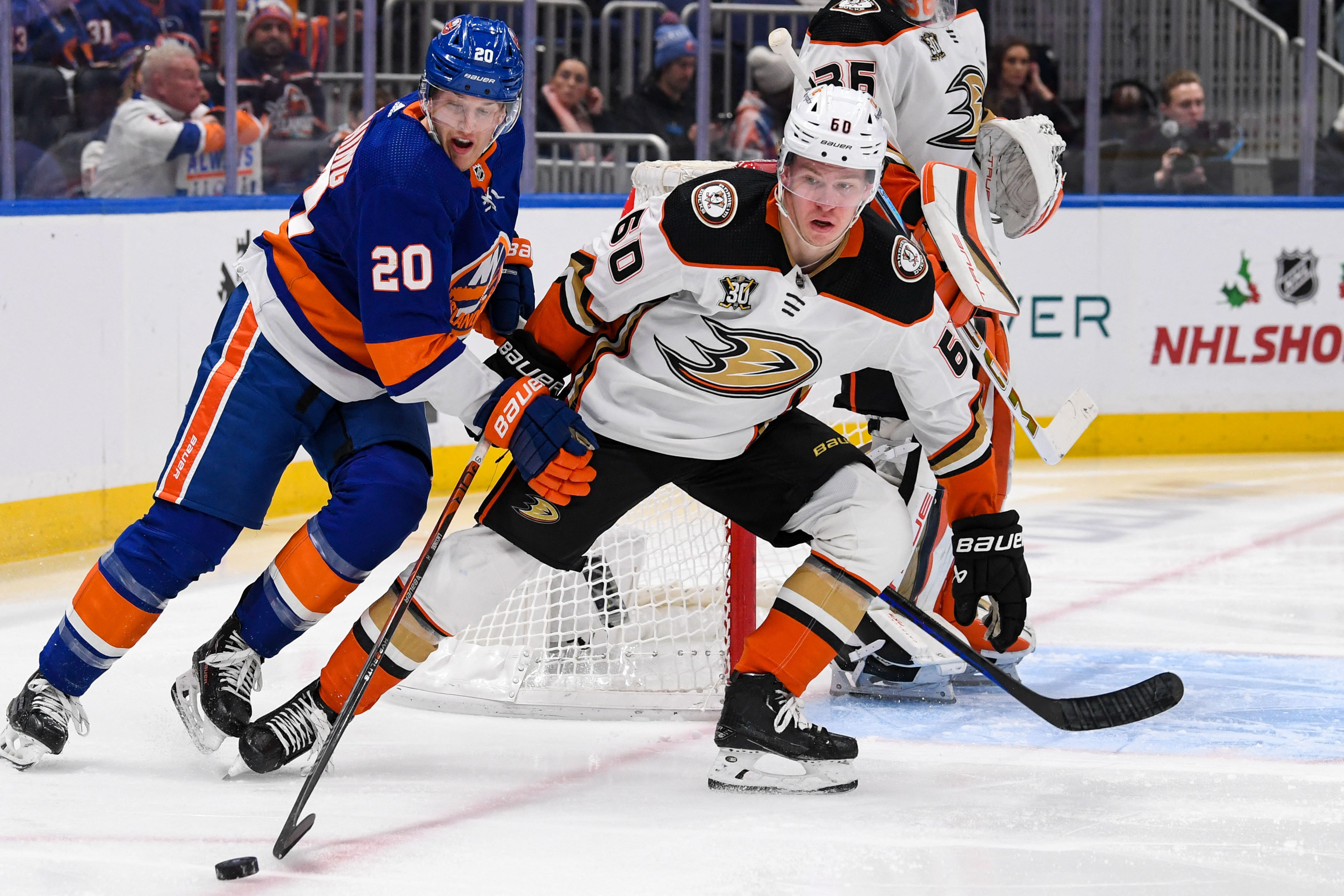 Simon Holmstrom's late short-handed goal lifts Isles past Ducks | Reuters