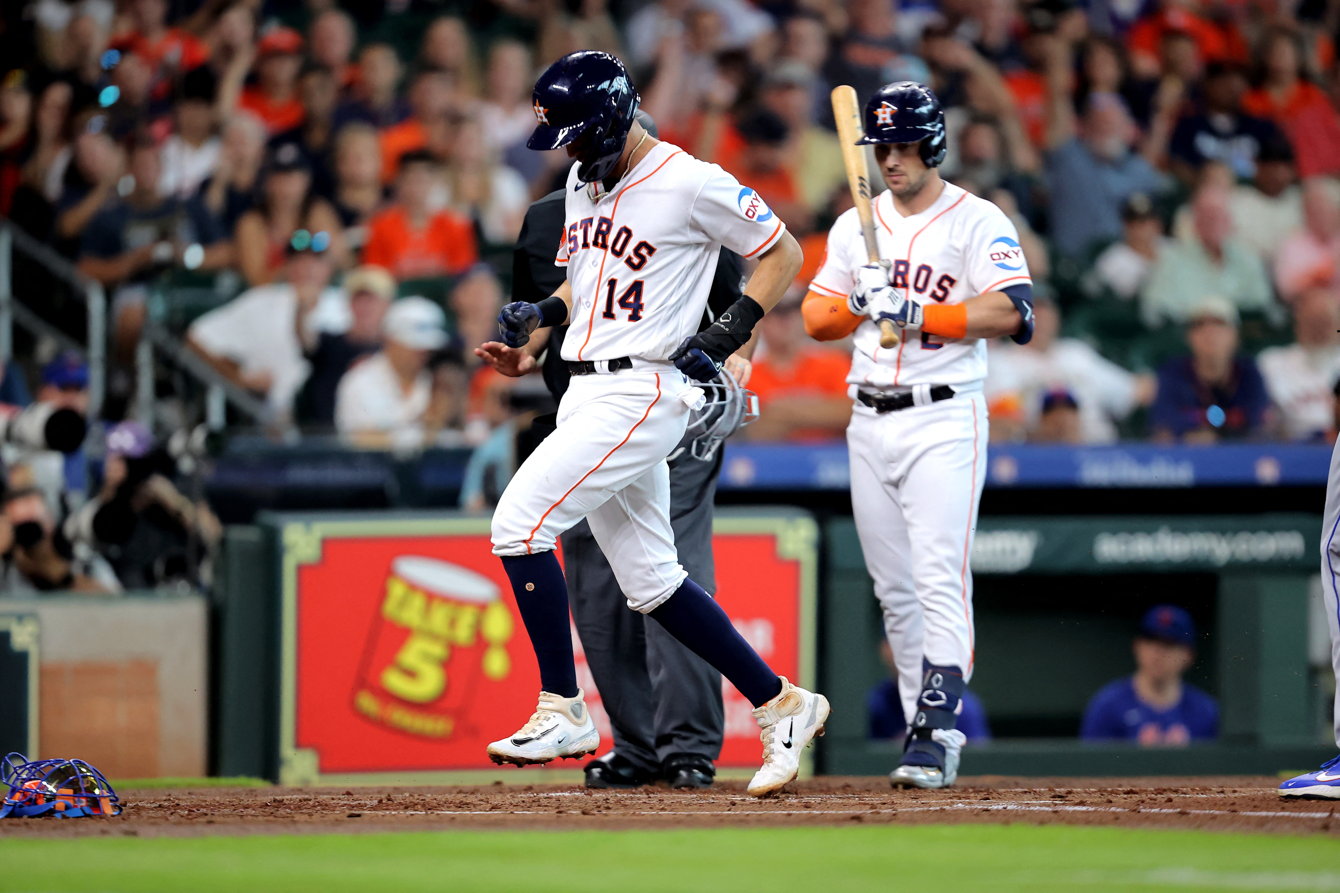 Houston Astros outlast New York Mets 10-8