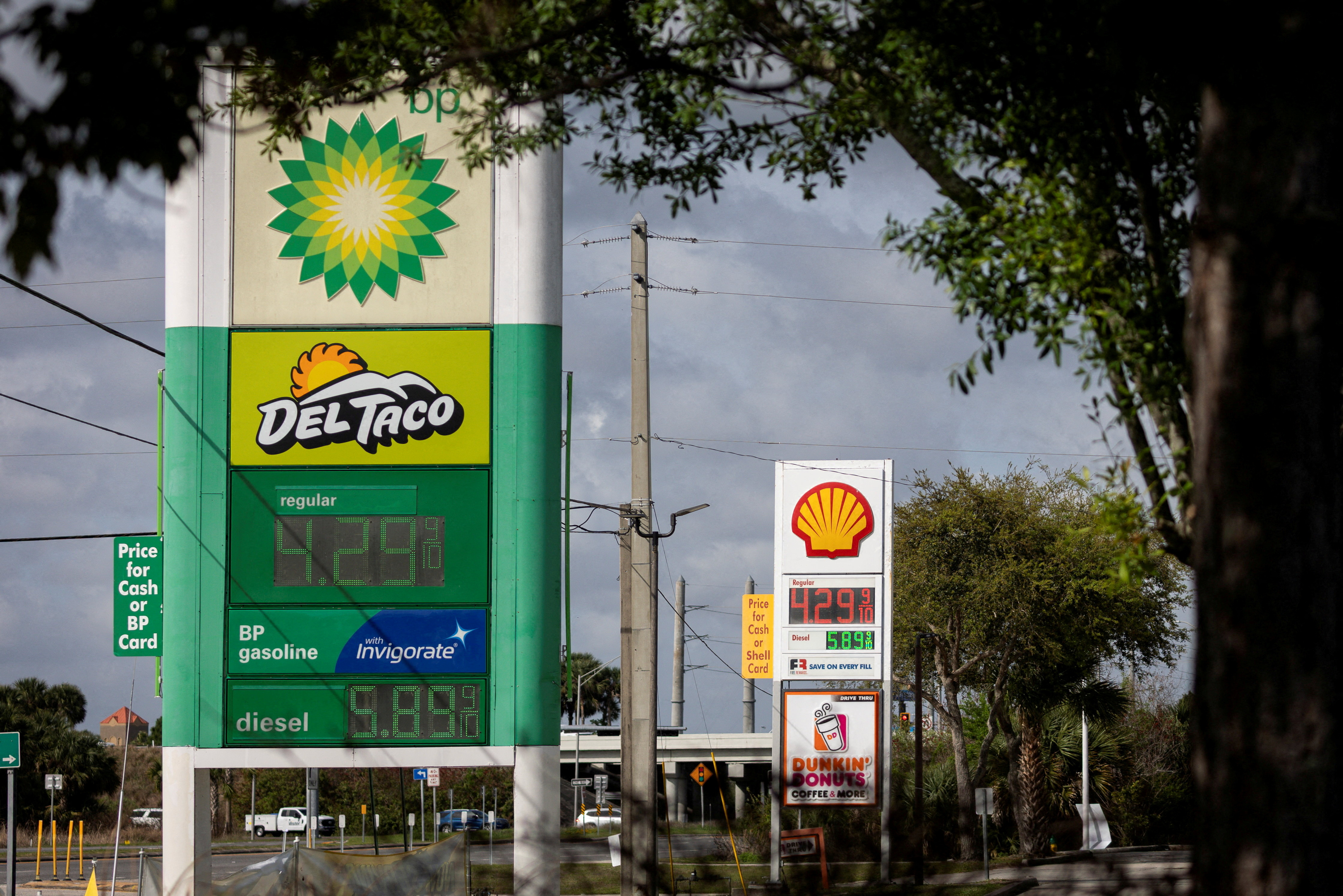 does bp sell cigarettes Fiserv, service station operators including warn US stores on illegal vapes Flavored Disposable Vapes/E-Cigarettes Tobacco Alternative