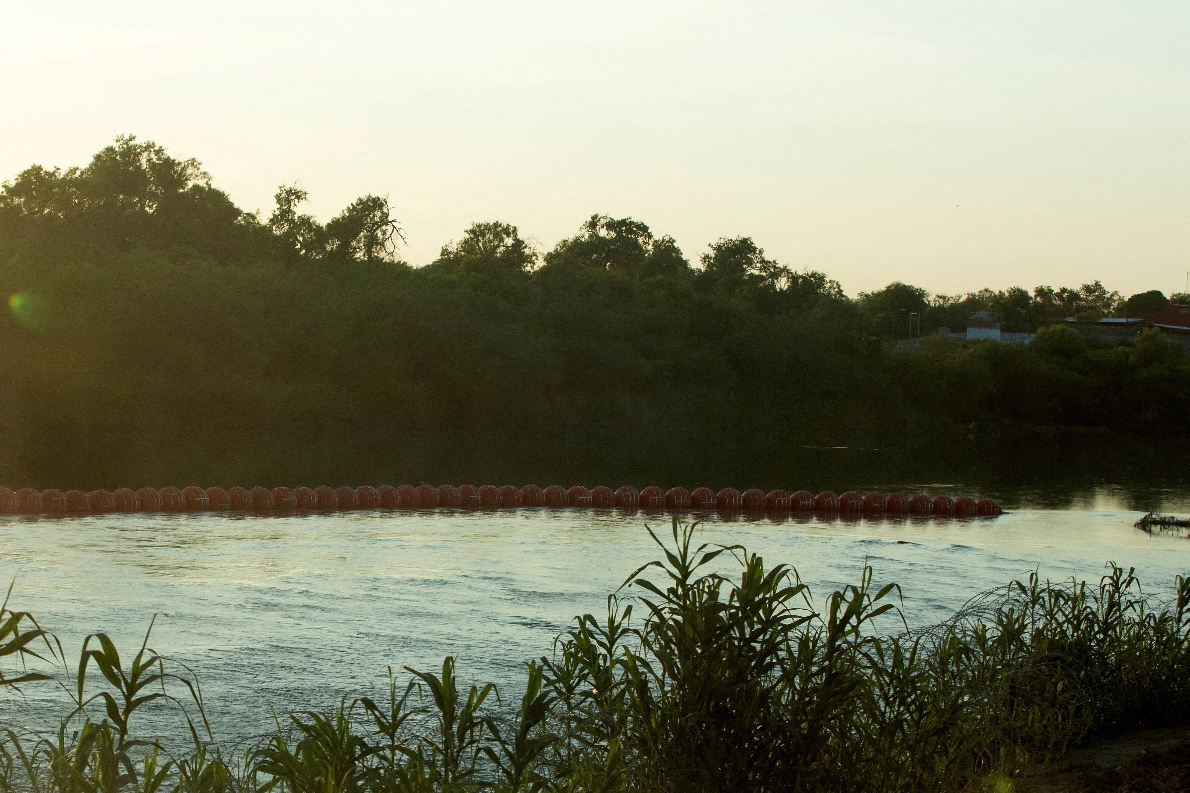 México dice que las boyas texanas en el Río Grande violan el tratado de aguas
