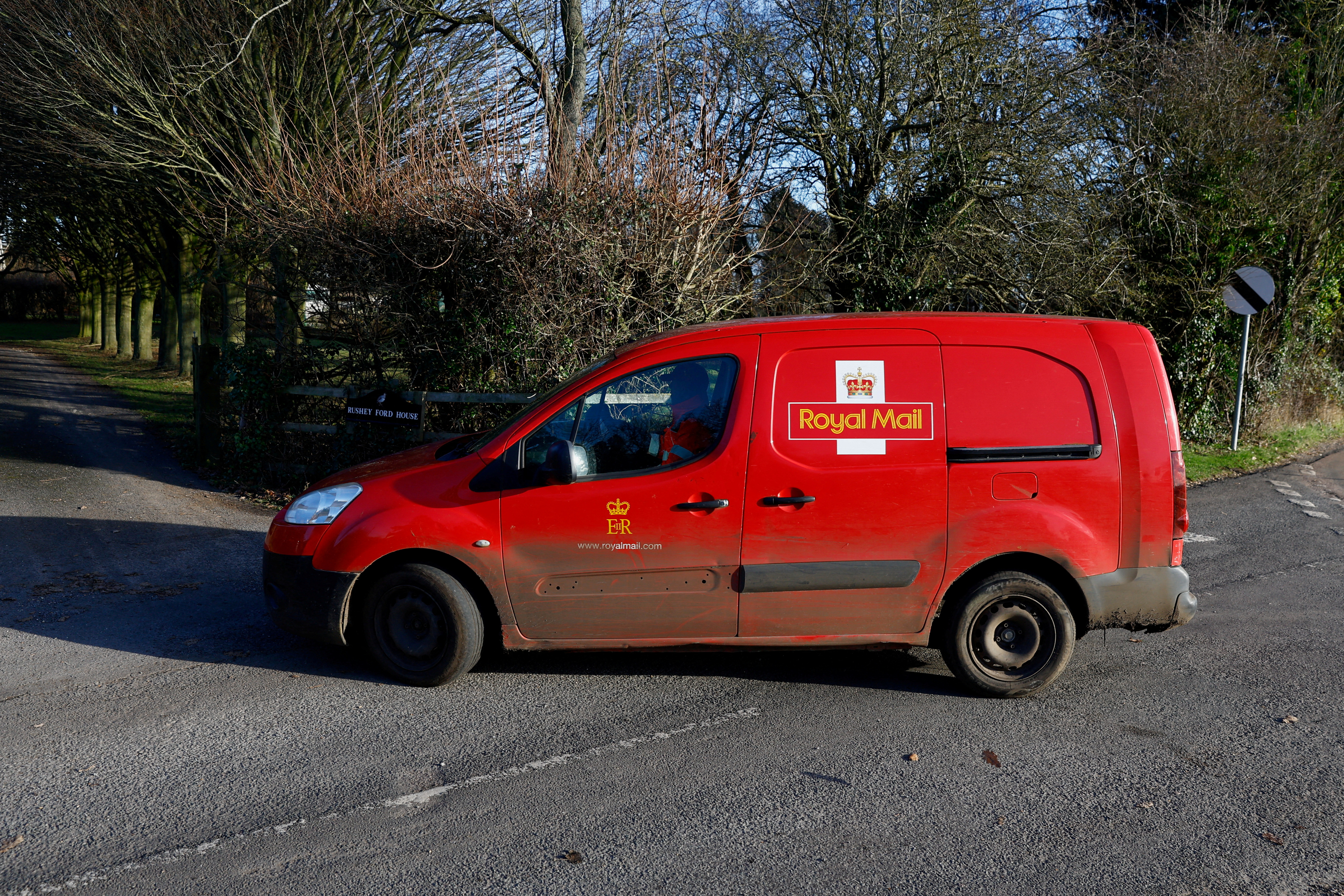 UK regulator to probe Royal Mail's delivery targets miss | Reuters