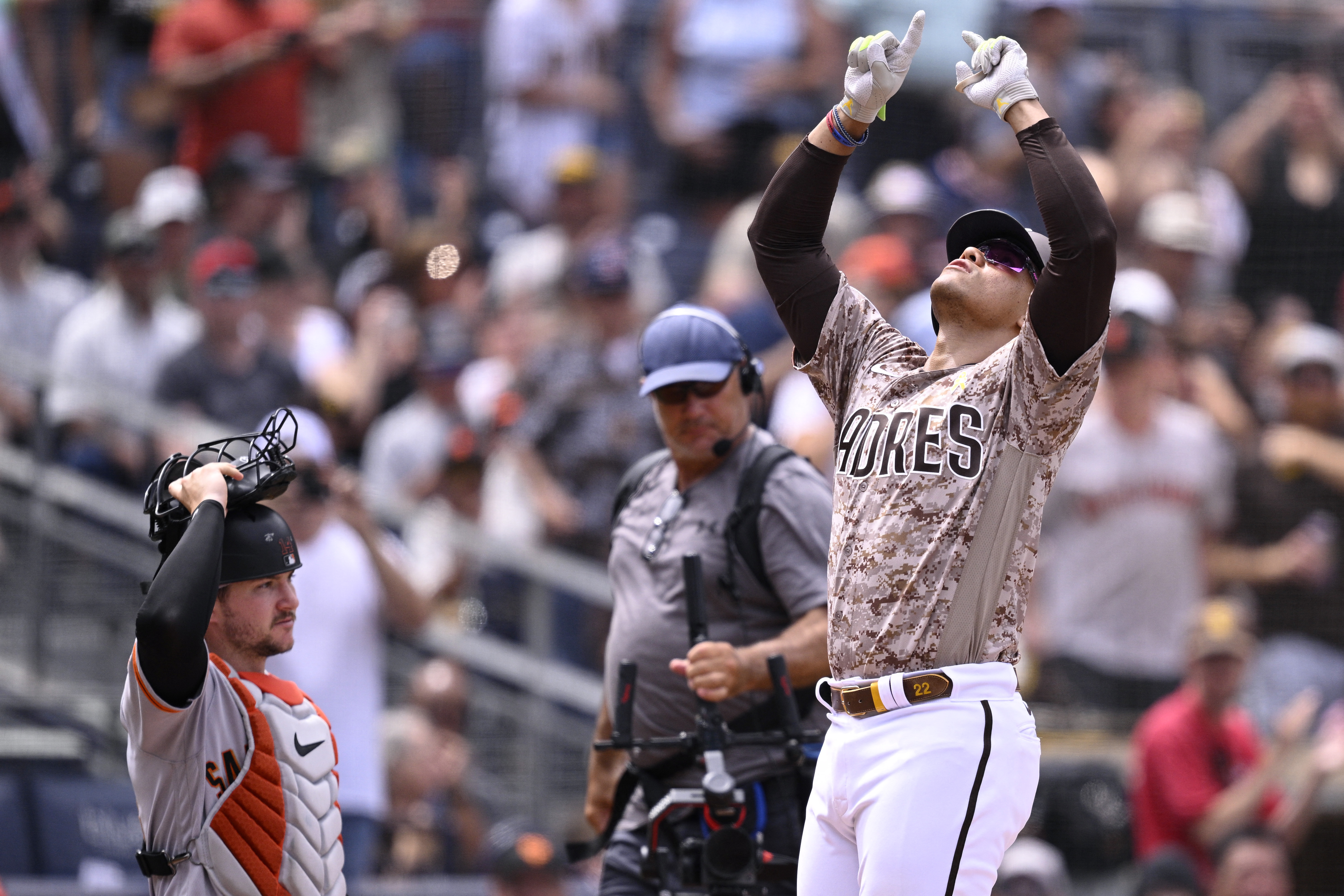 Juan Soto homers in third straight game as Padres blank Giants