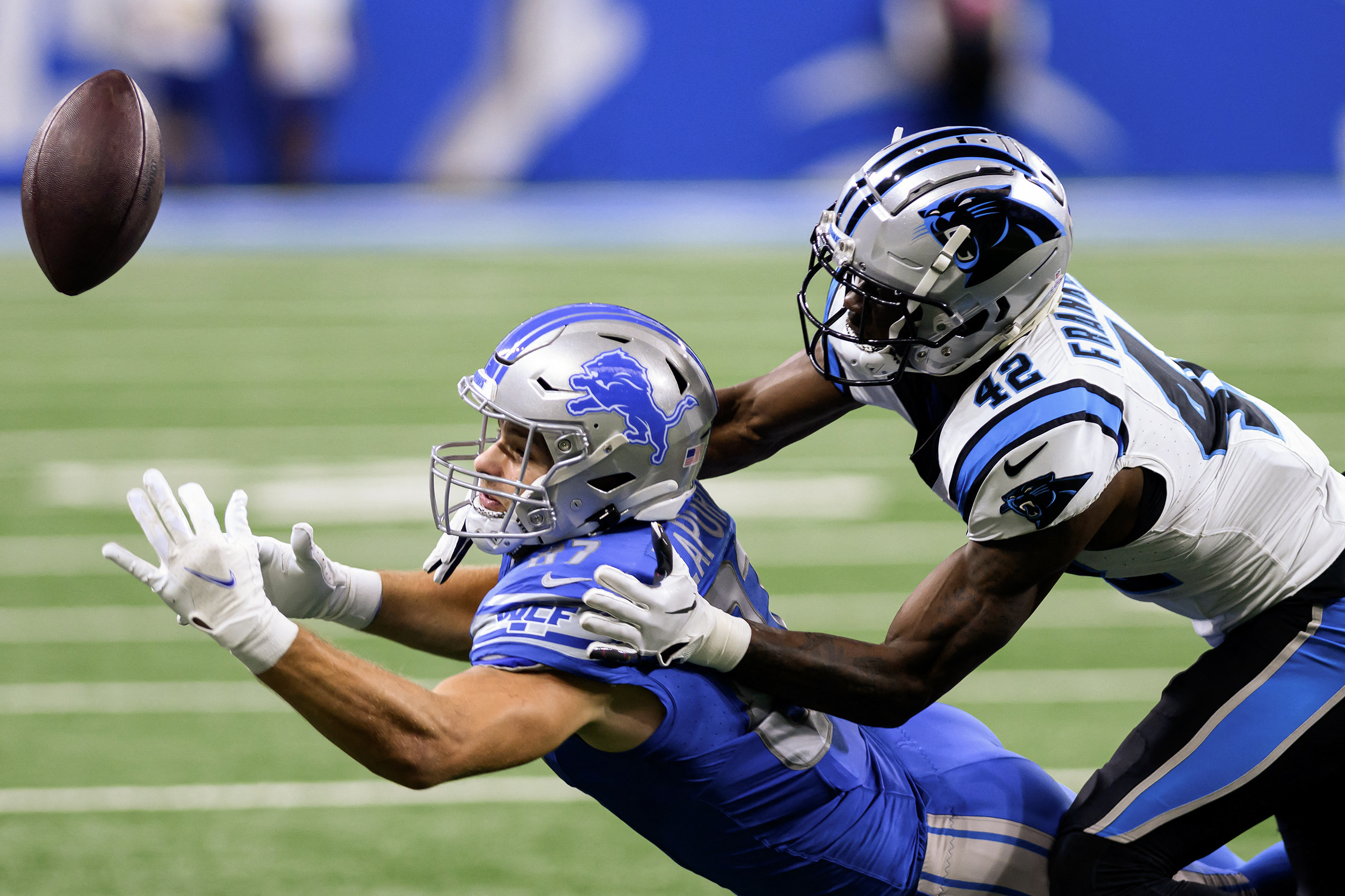 Dallas Cowboys host Detroit Lions