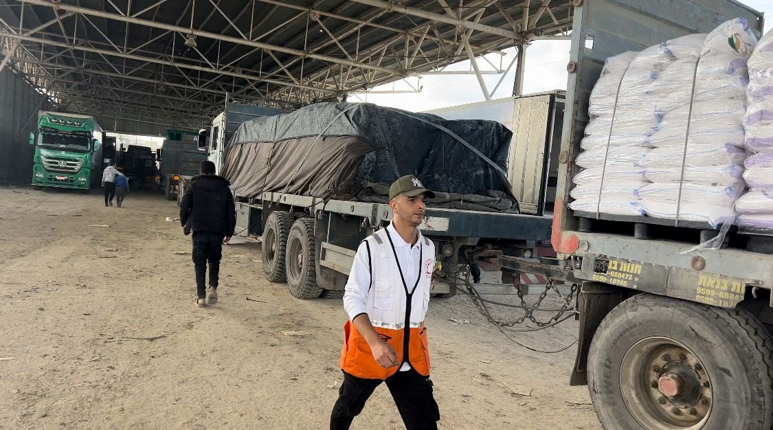 First Aid Trucks Enter Rafah Crossing To Gaza Since Truce Collapses ...